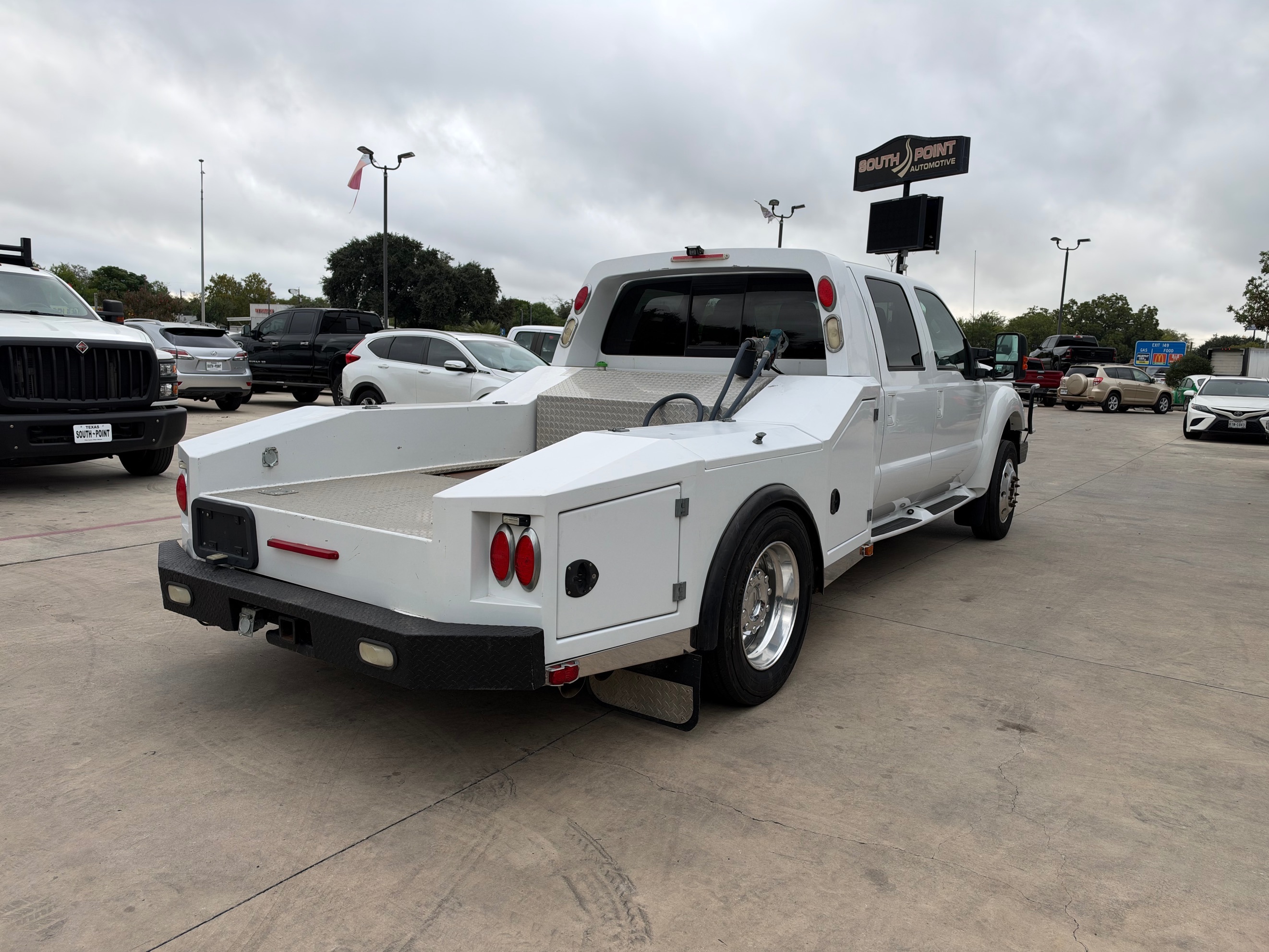 Photo 6 of this Ford Super Duty F-550 DRW