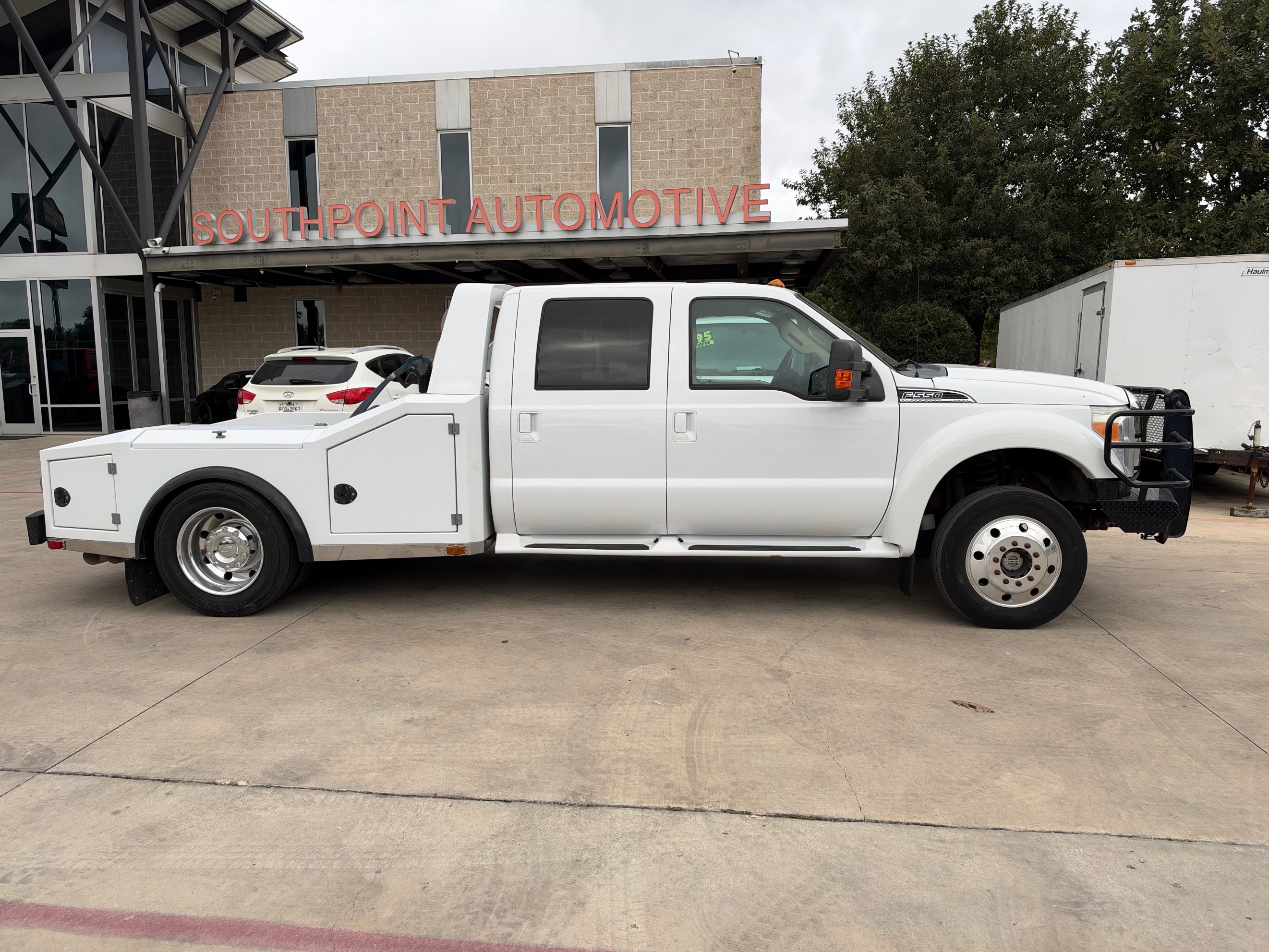 Photo 7 of this Ford Super Duty F-550 DRW