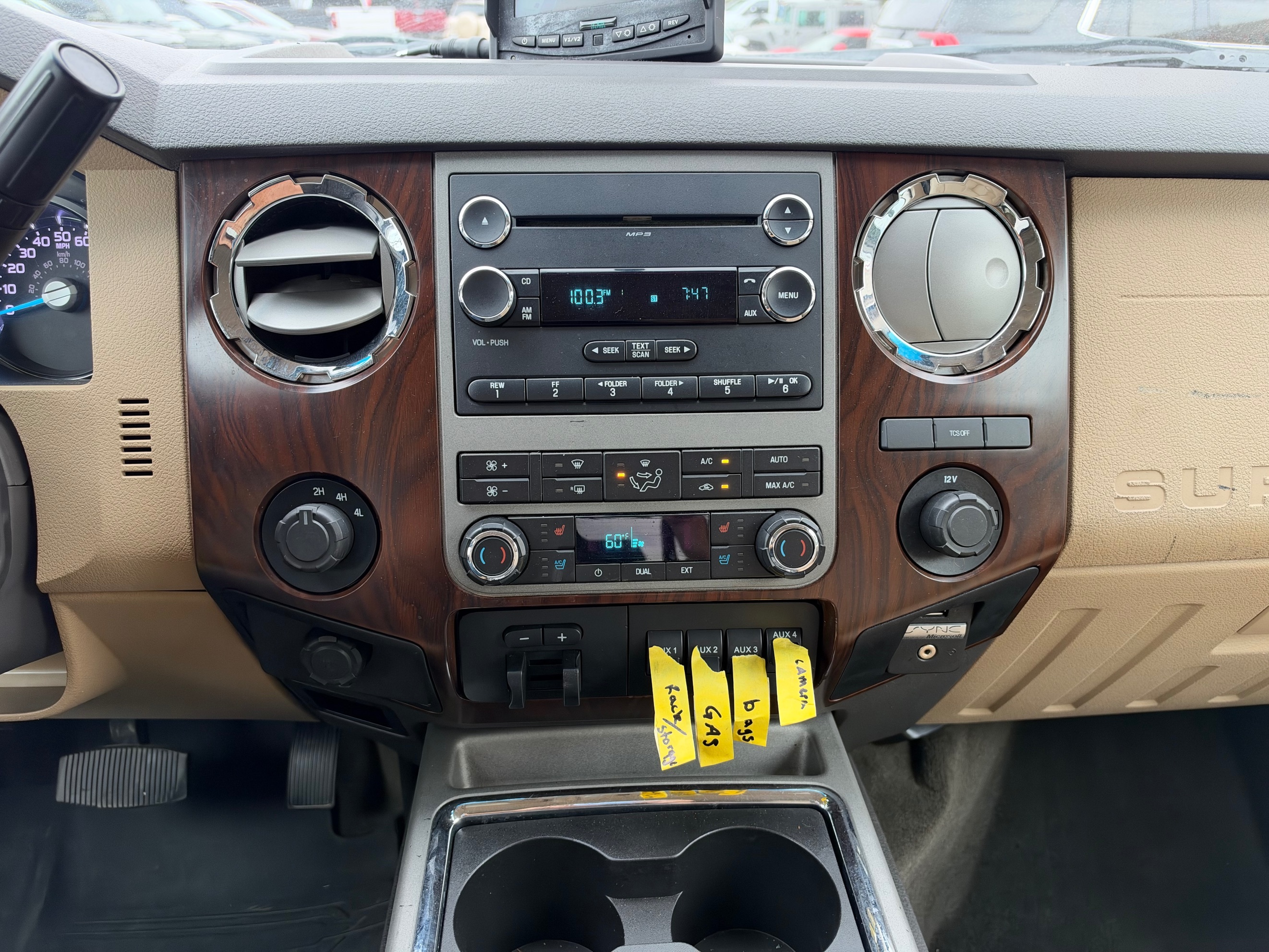 Photo 18 of this Ford Super Duty F-550 DRW