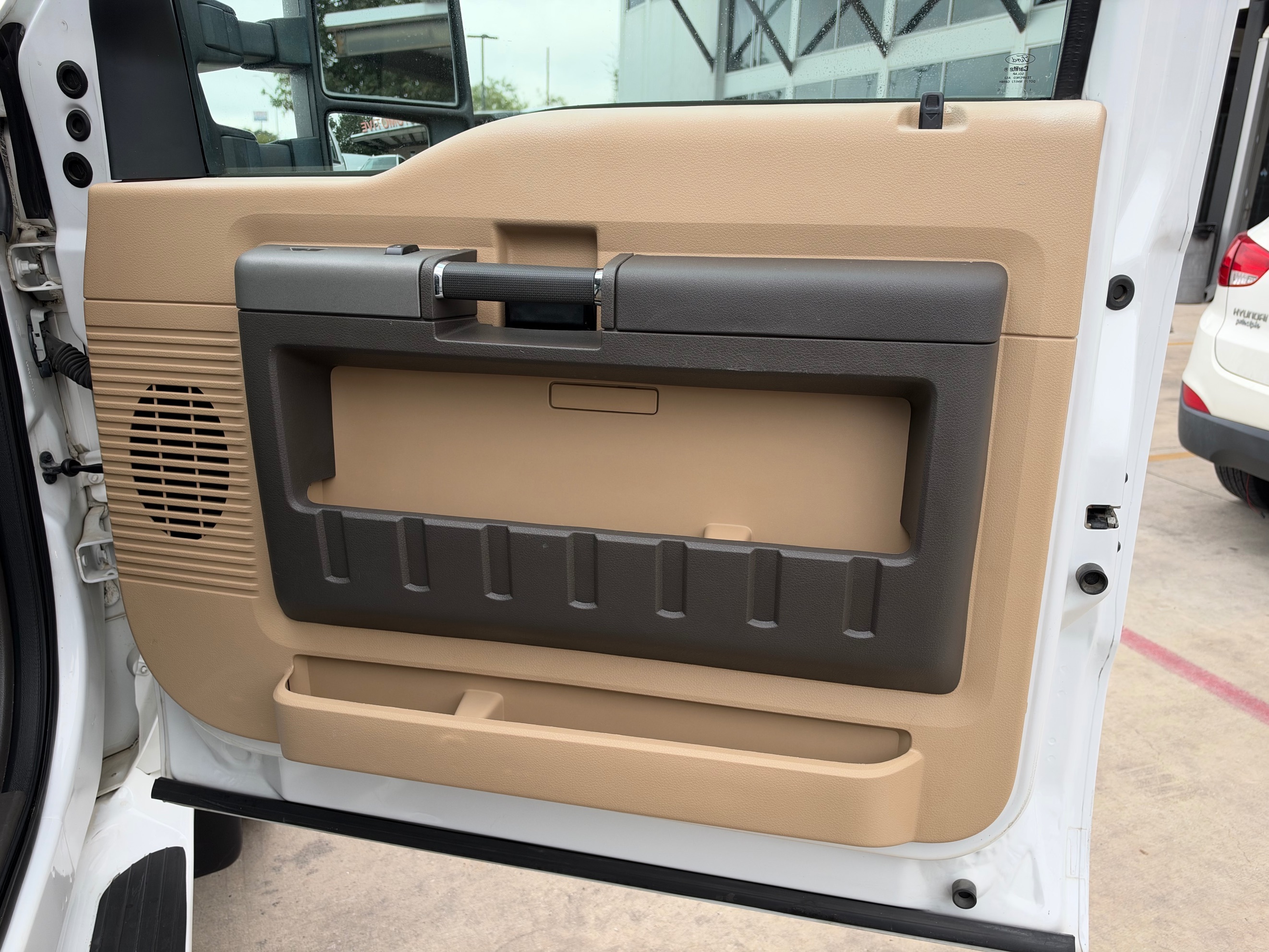 Photo 21 of this Ford Super Duty F-550 DRW