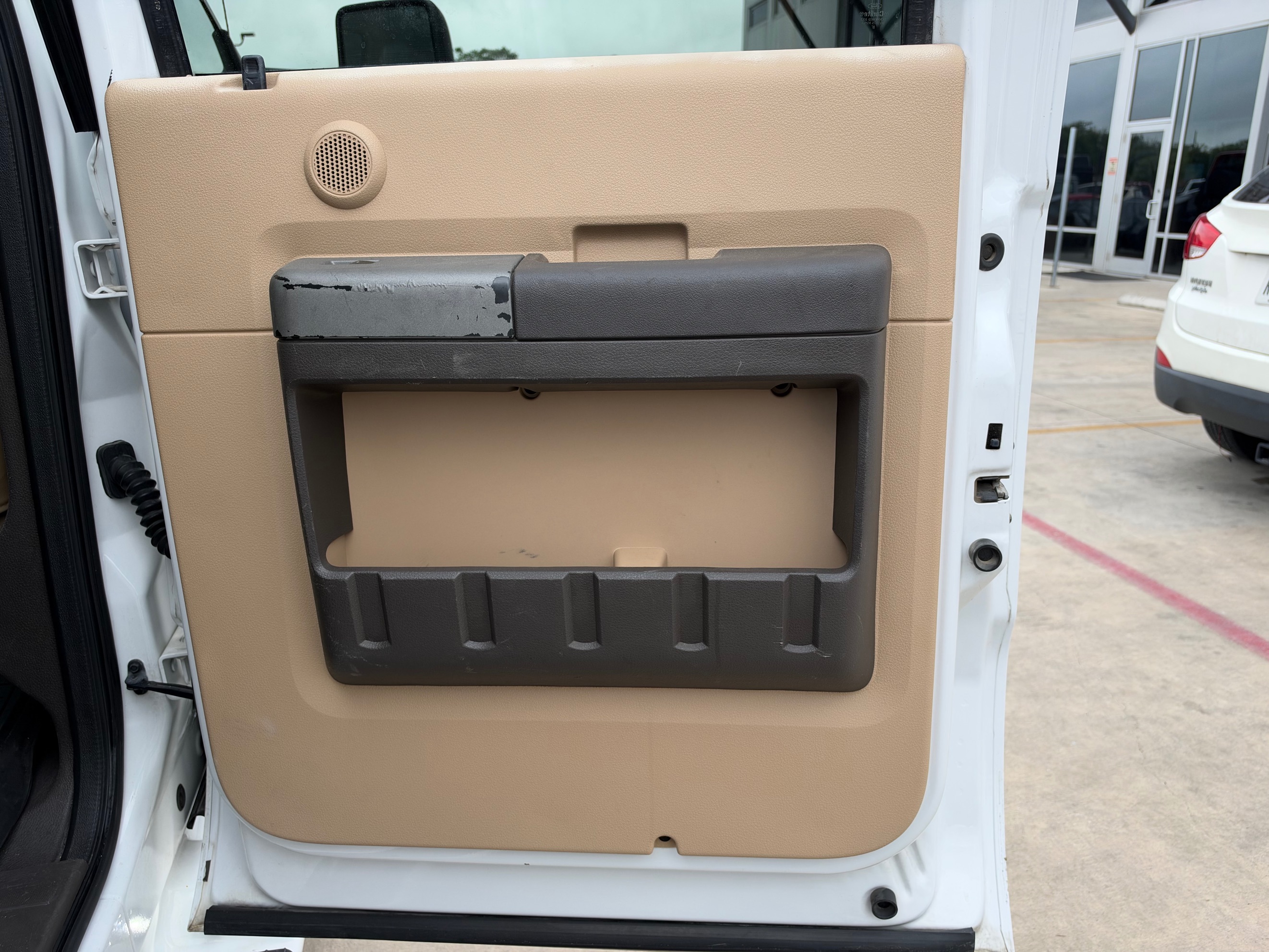 Photo 27 of this Ford Super Duty F-550 DRW