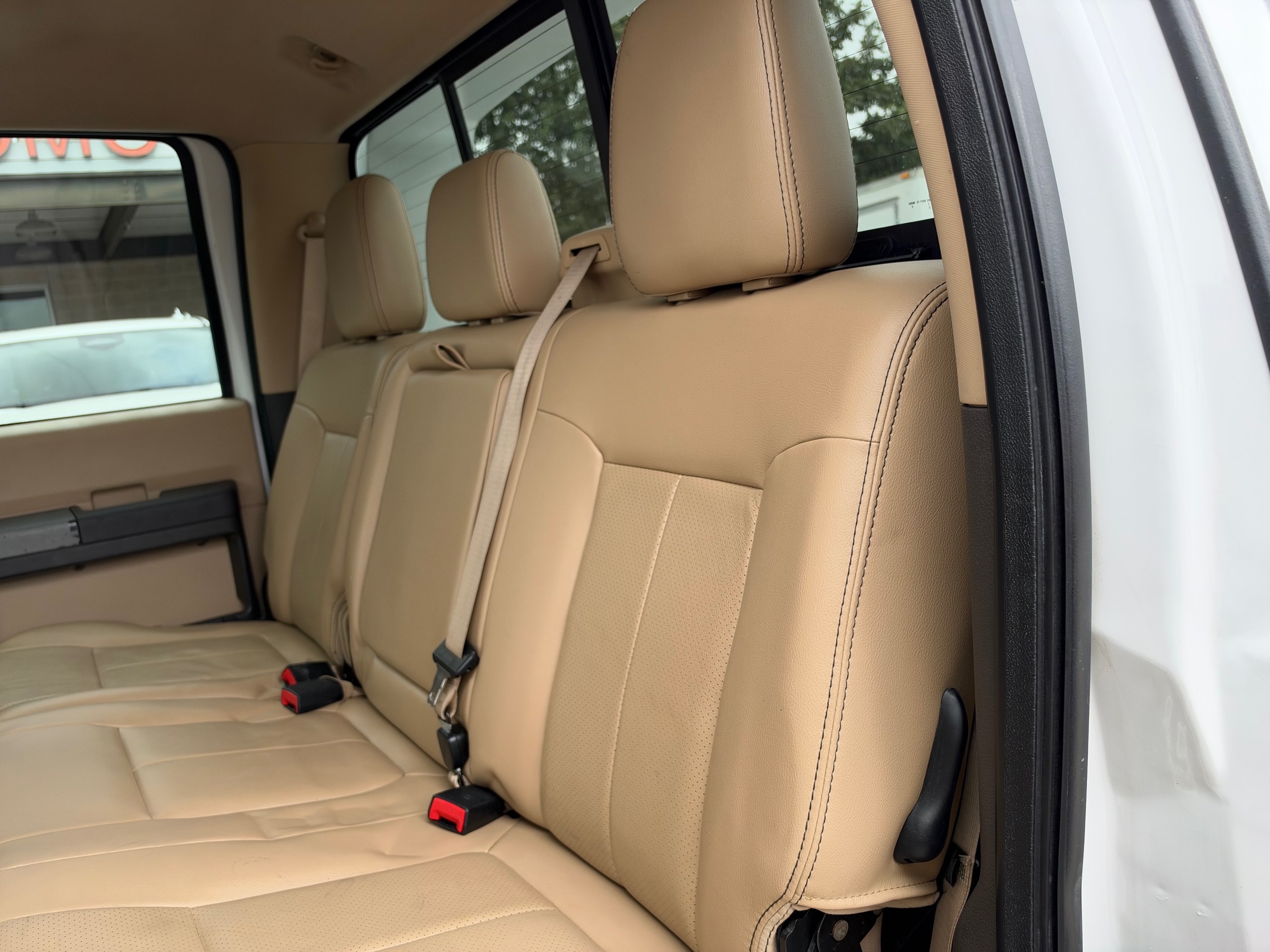Photo 32 of this Ford Super Duty F-550 DRW