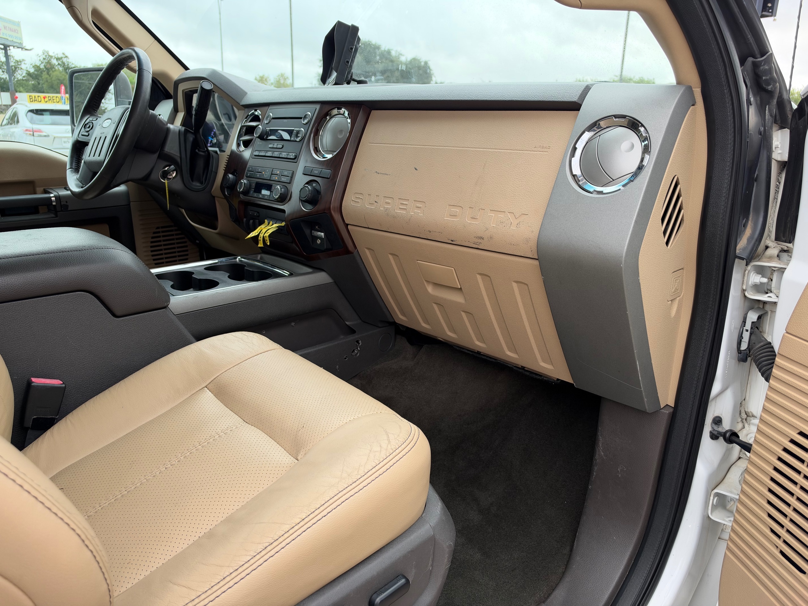 Photo 22 of this Ford Super Duty F-550 DRW
