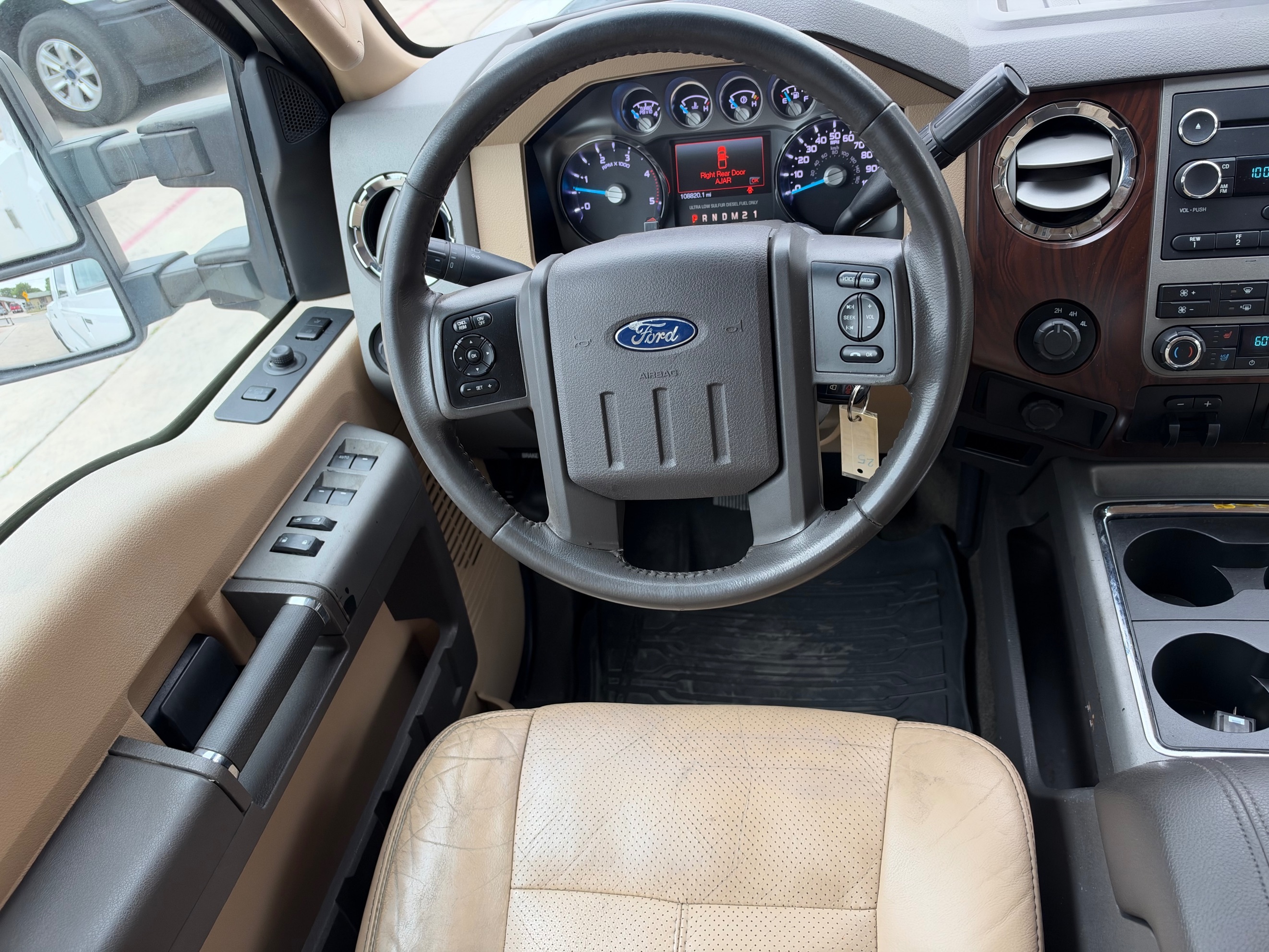 Photo 25 of this Ford Super Duty F-550 DRW