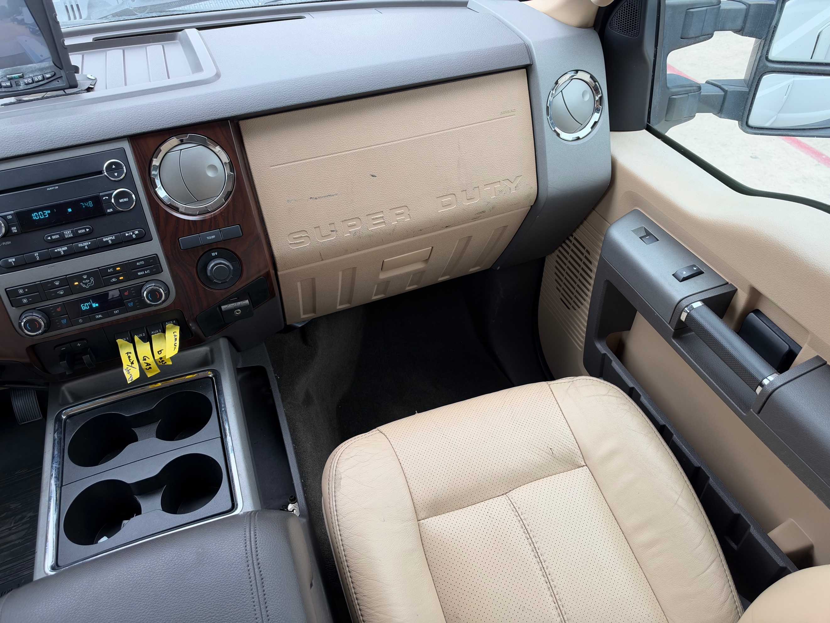 Photo 26 of this Ford Super Duty F-550 DRW