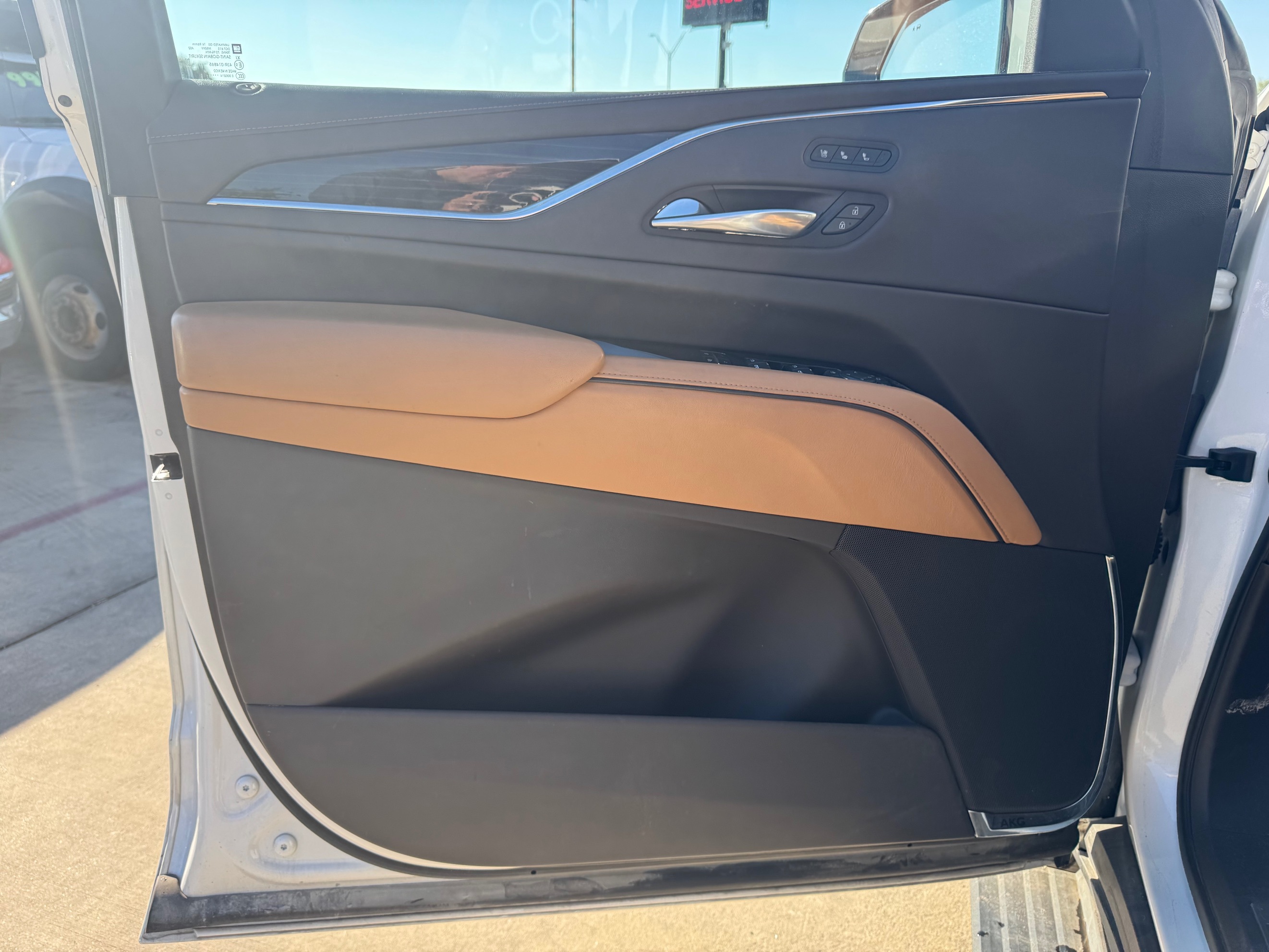 Photo 11 of this Cadillac Escalade