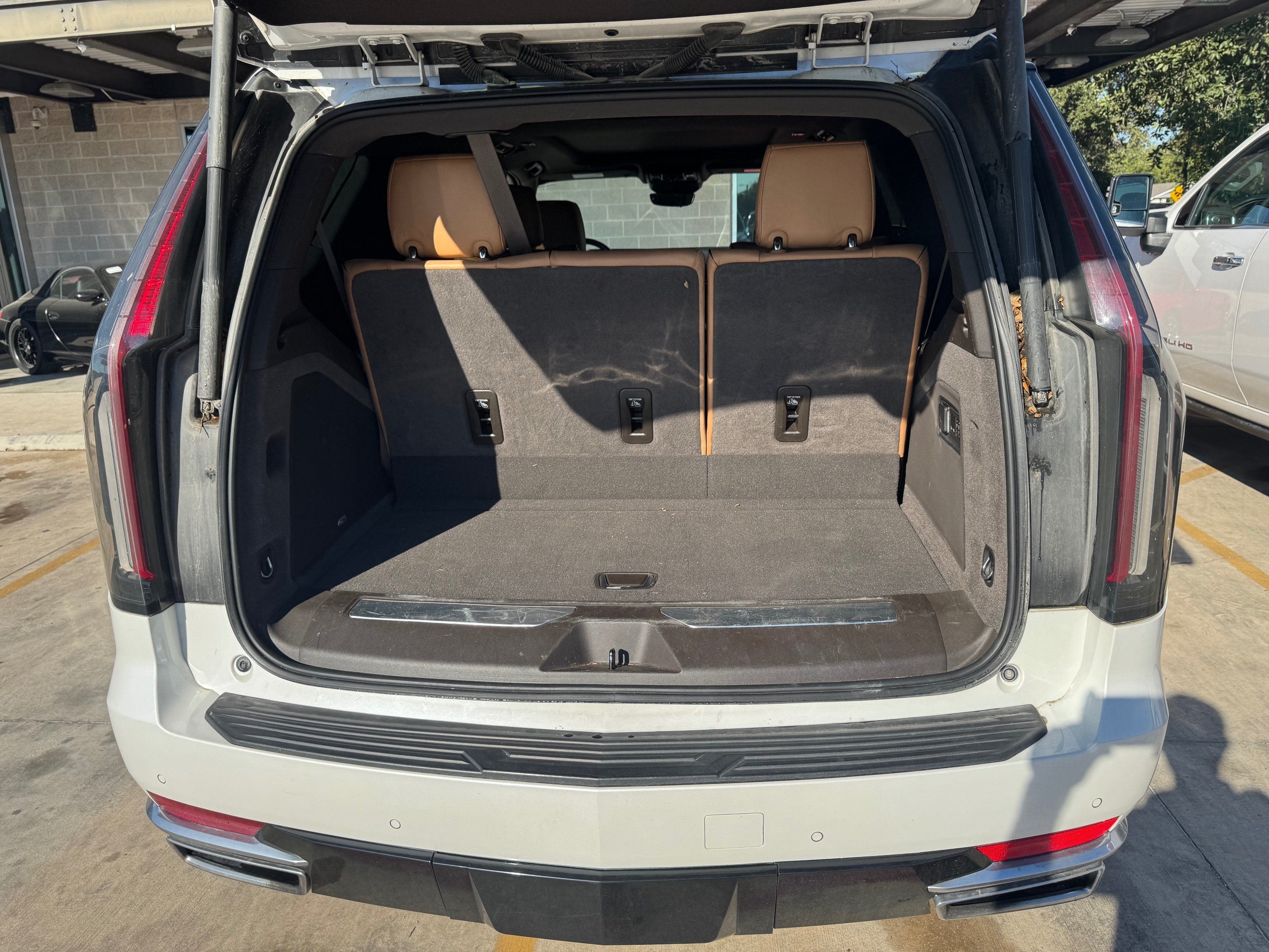 Photo 38 of this Cadillac Escalade