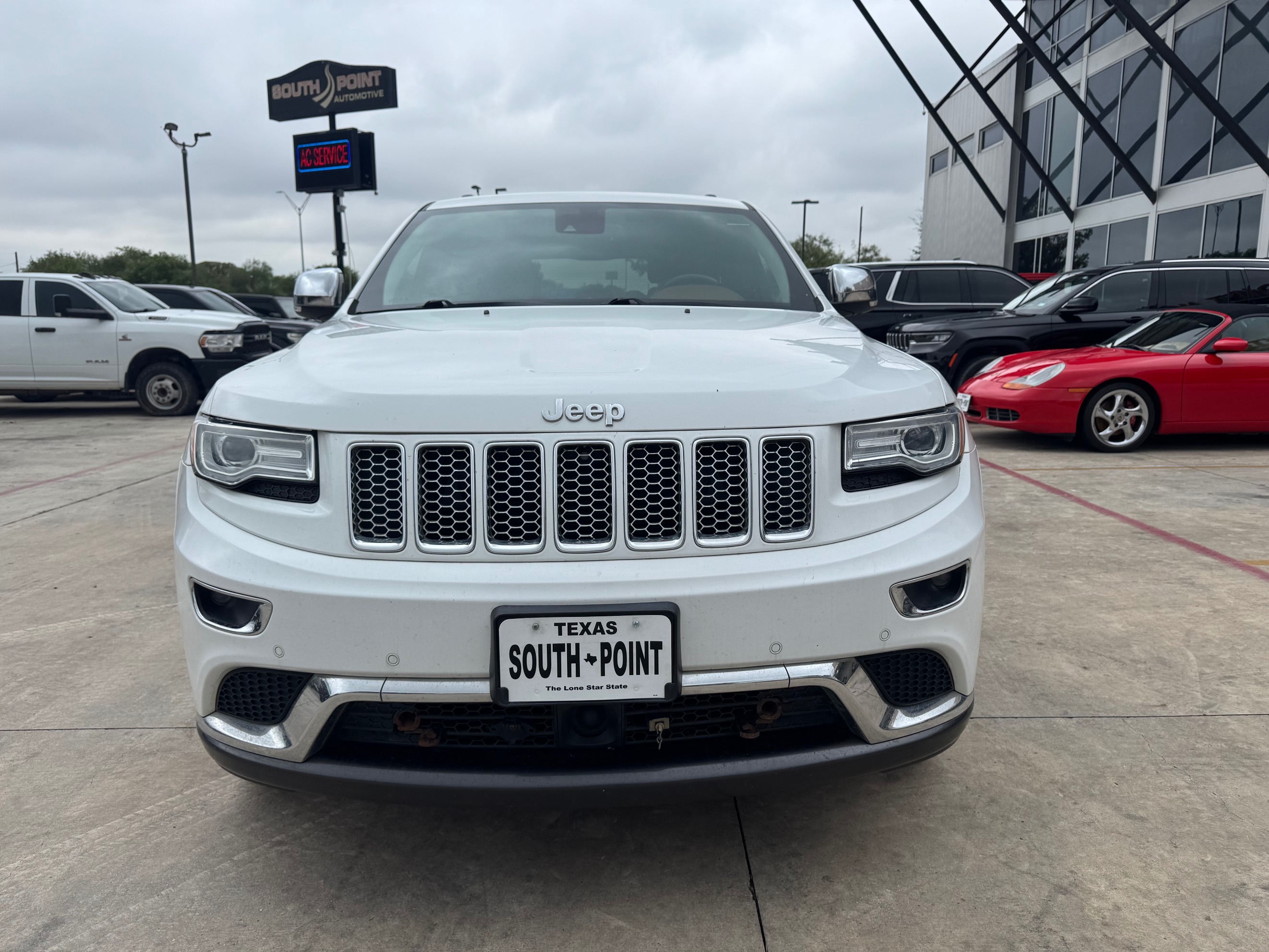 Jeep Grand Cherokee photo 2