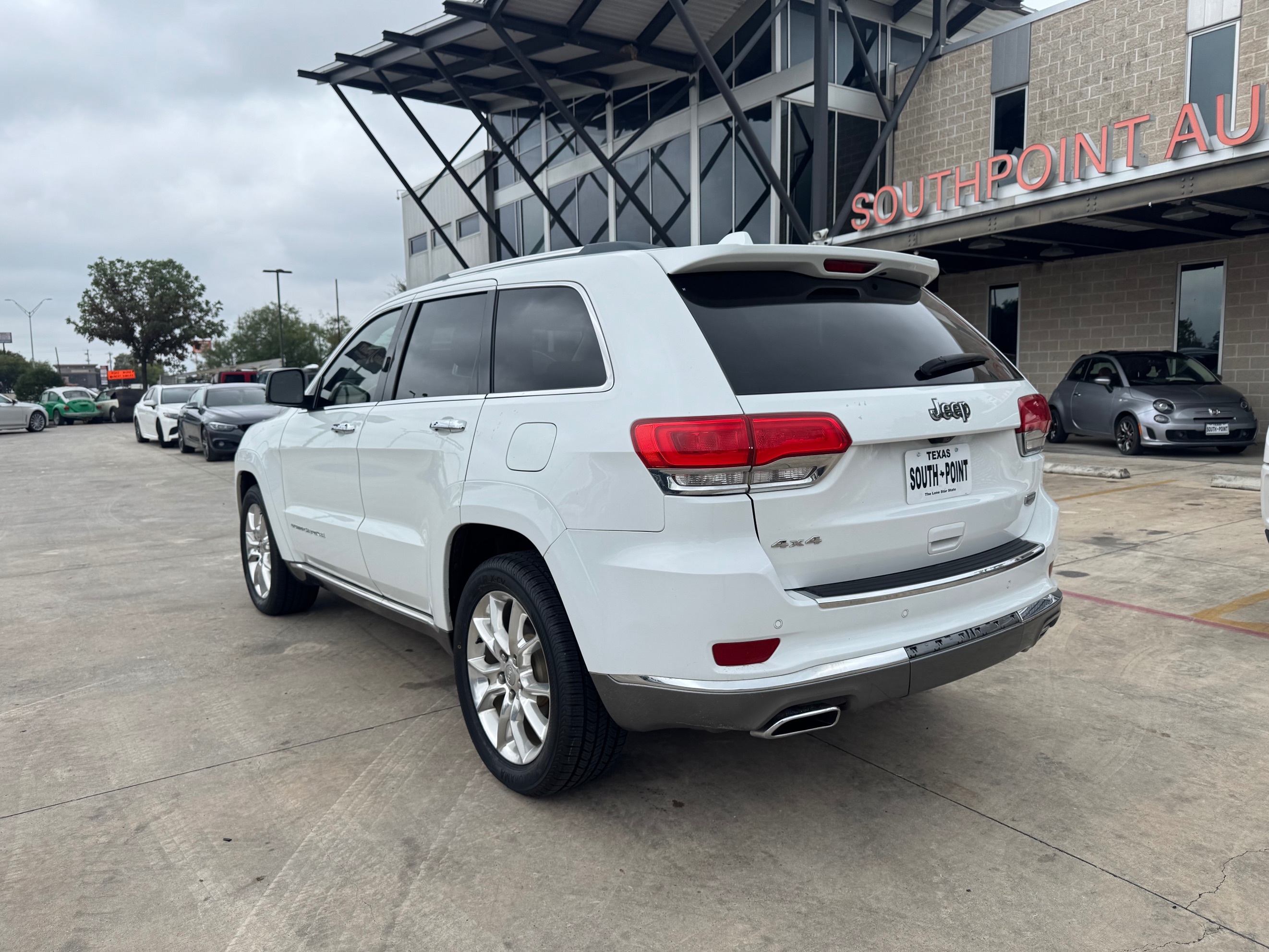 Jeep Grand Cherokee photo 4