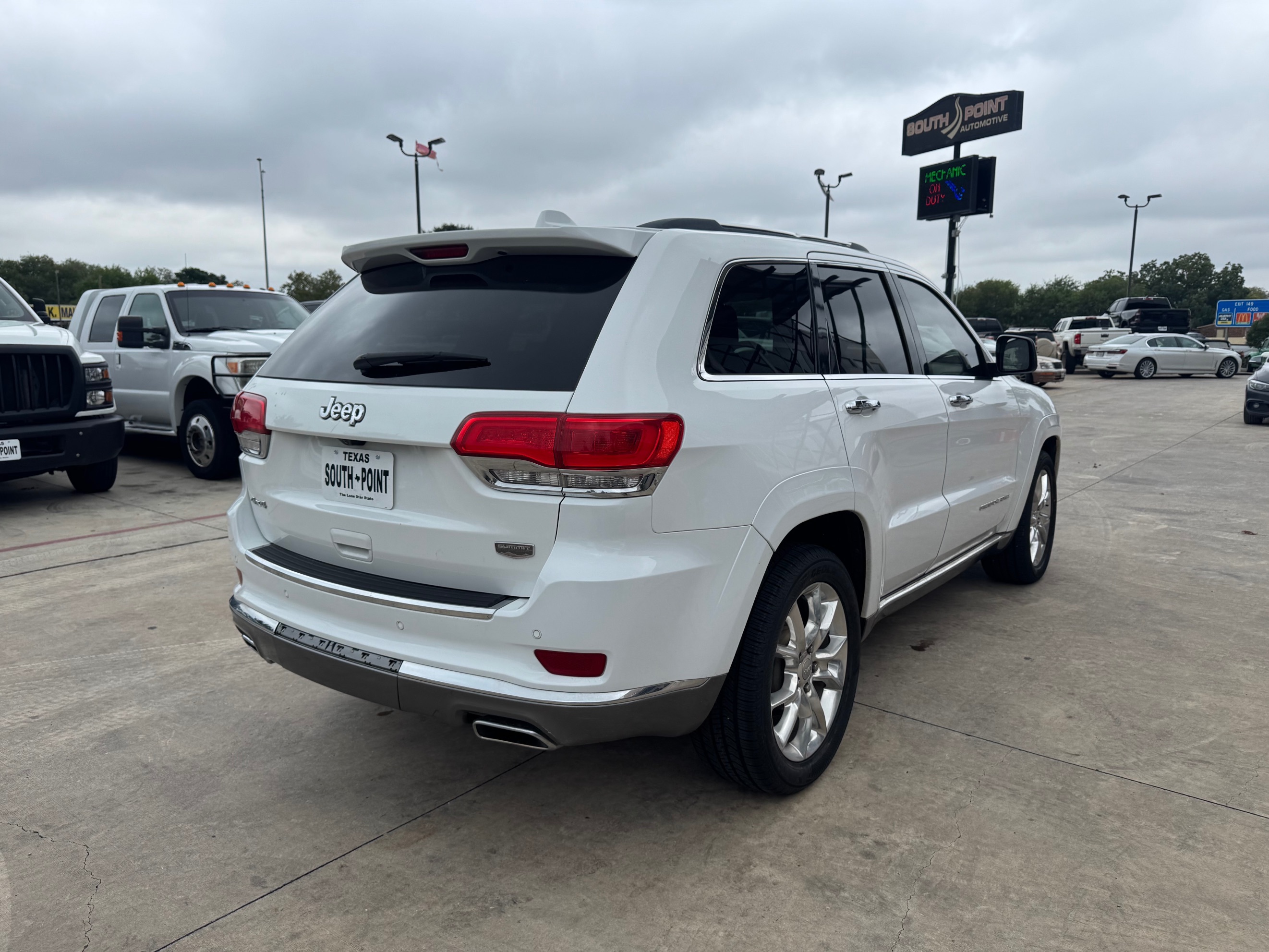 Jeep Grand Cherokee photo 6