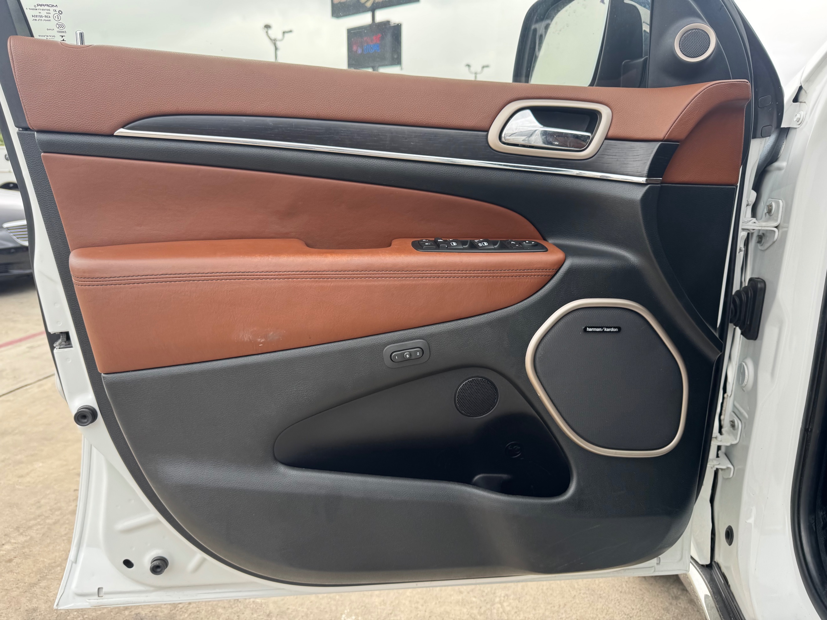 Jeep Grand Cherokee photo 12