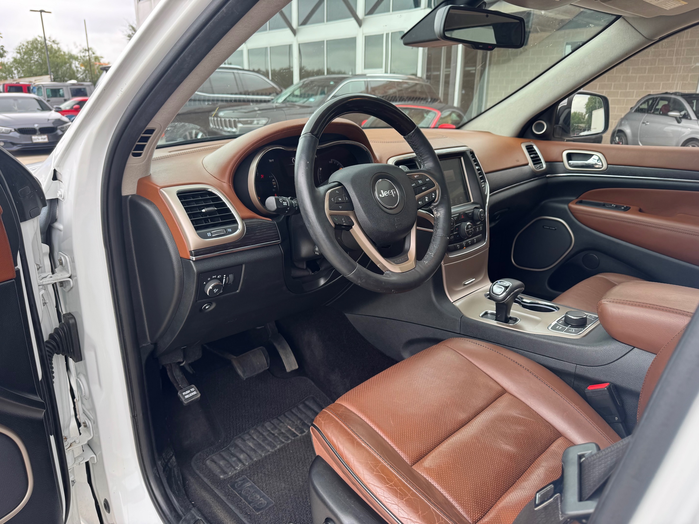Jeep Grand Cherokee photo 14