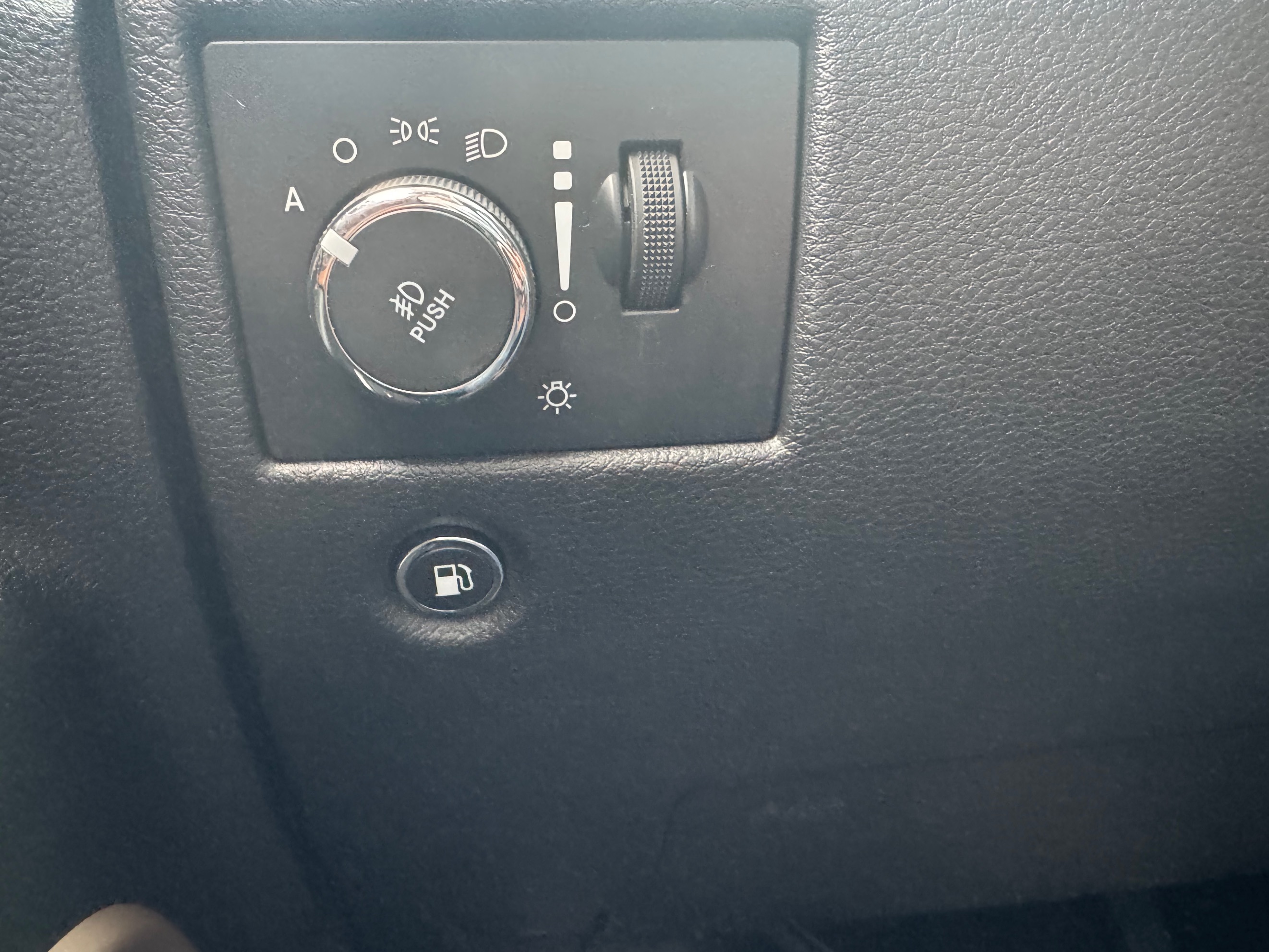 Jeep Grand Cherokee photo 18