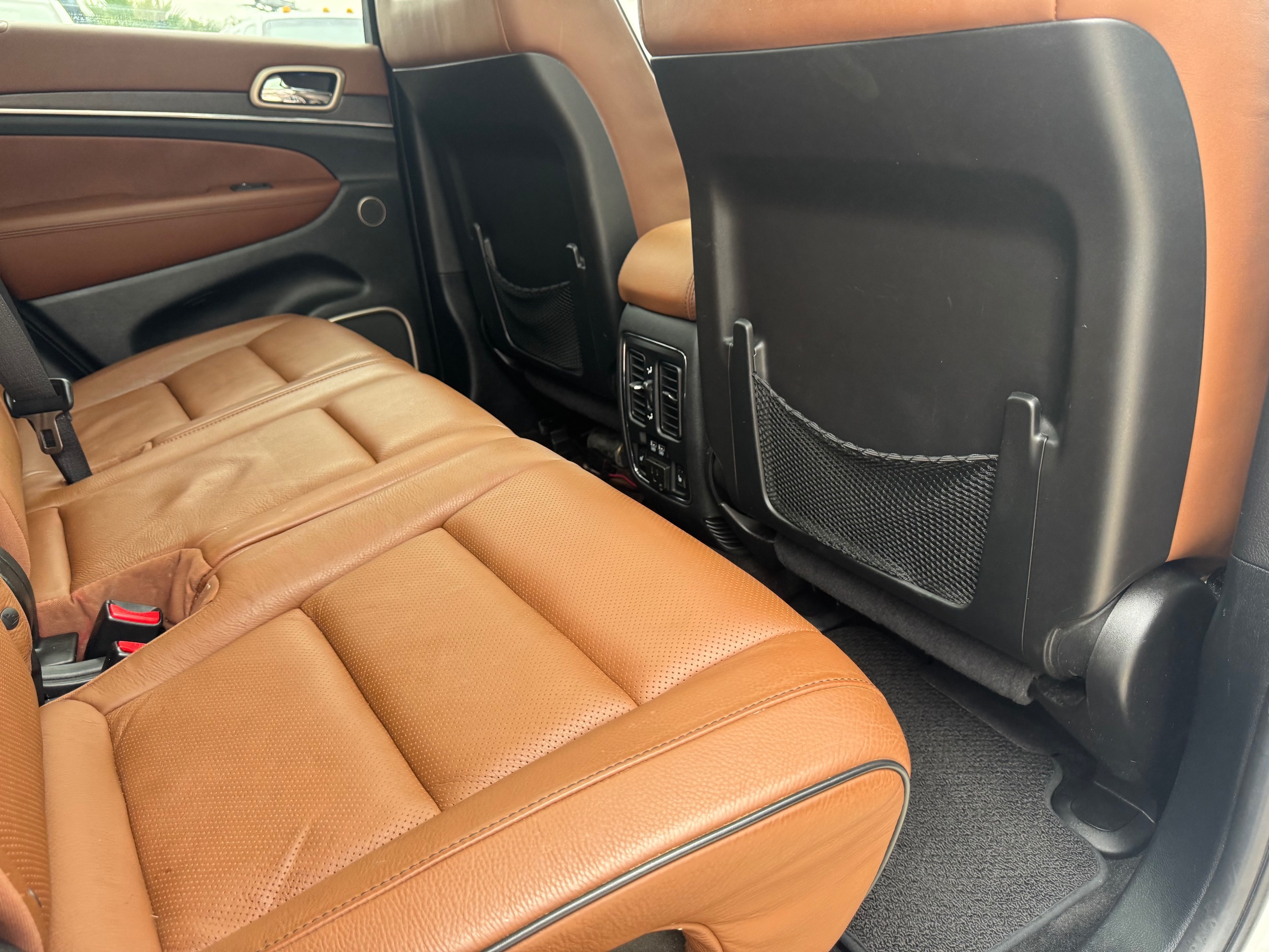 Jeep Grand Cherokee photo 34