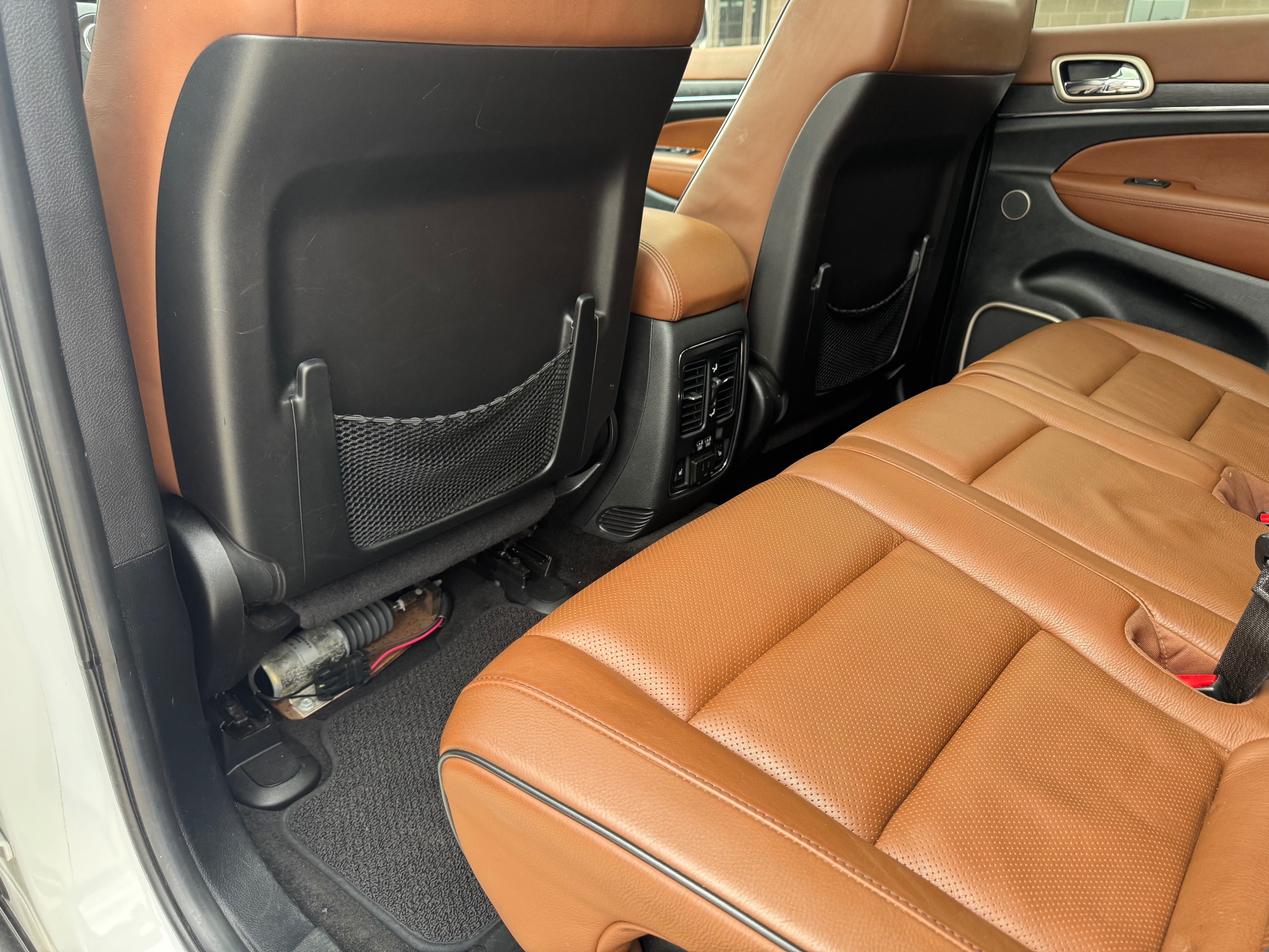 Jeep Grand Cherokee photo 37