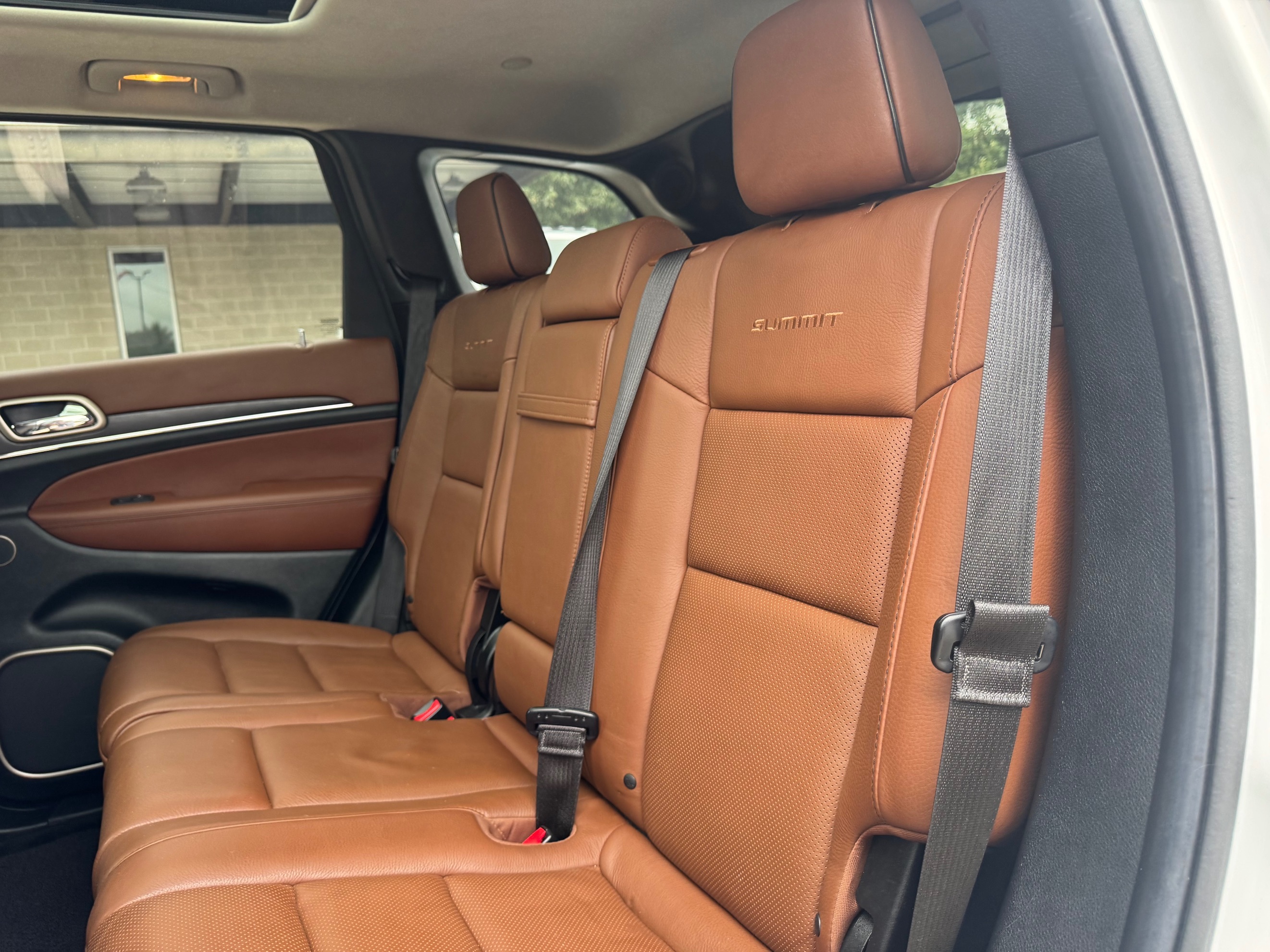 Jeep Grand Cherokee photo 38