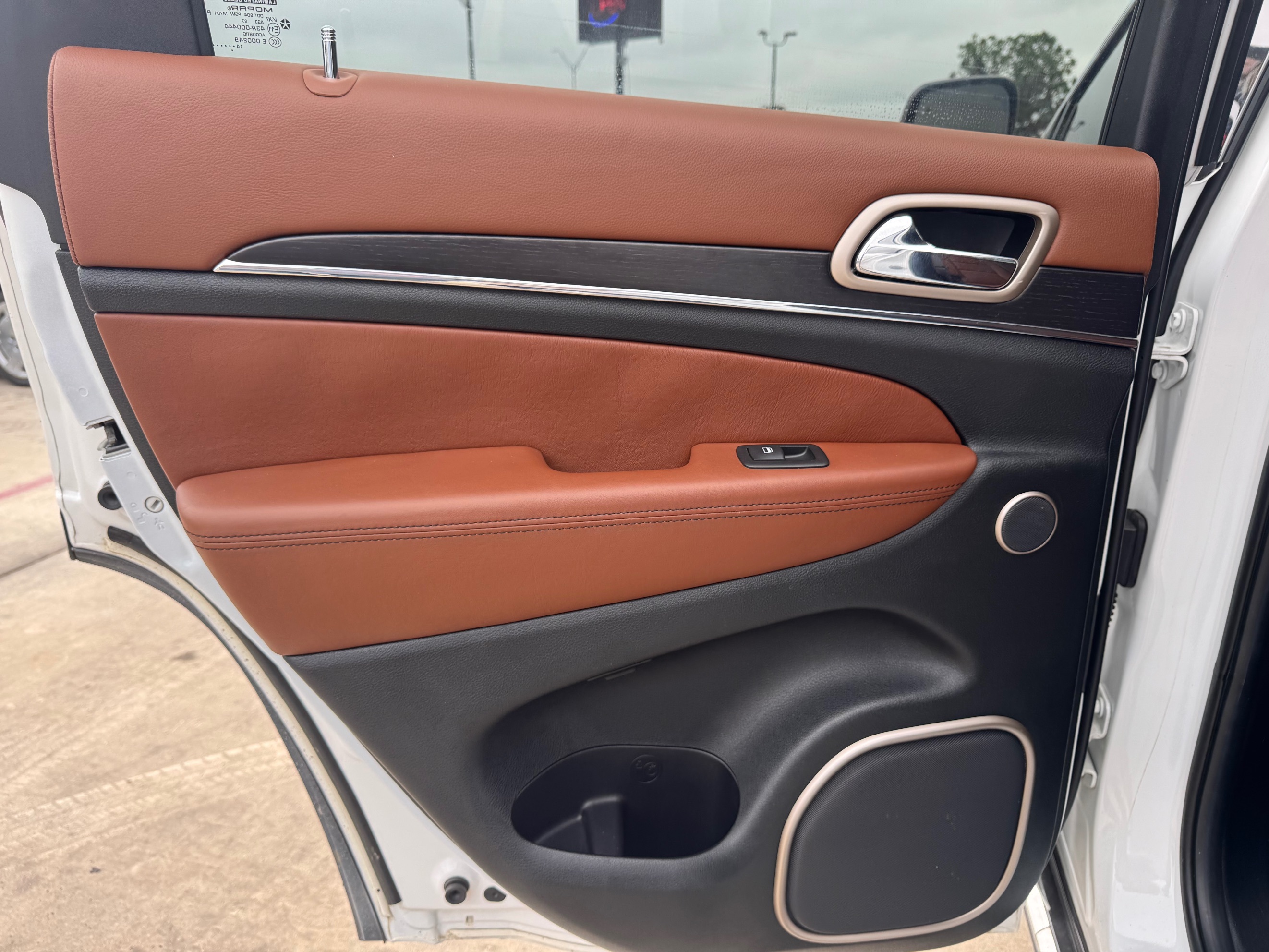 Jeep Grand Cherokee photo 39