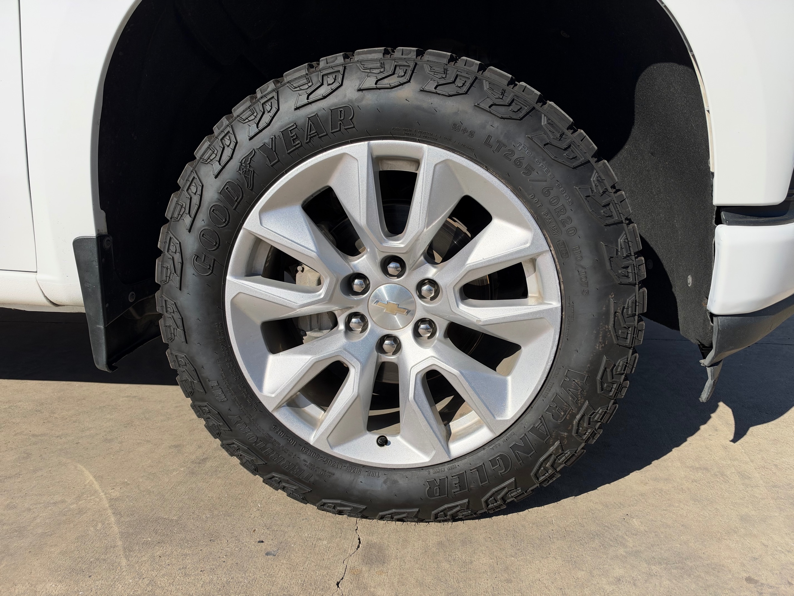 Chevrolet Silverado photo 12