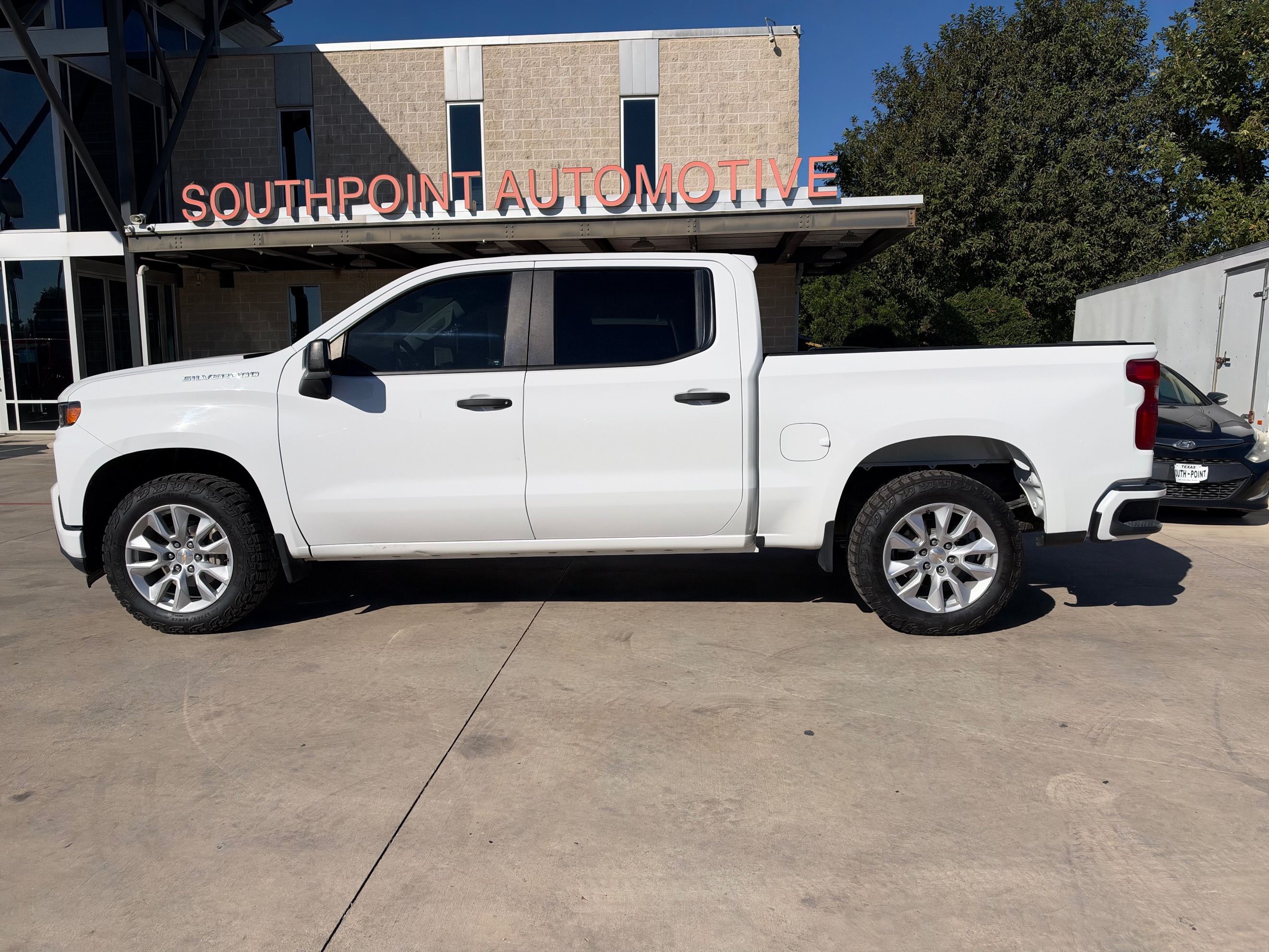 Chevrolet Silverado photo 8