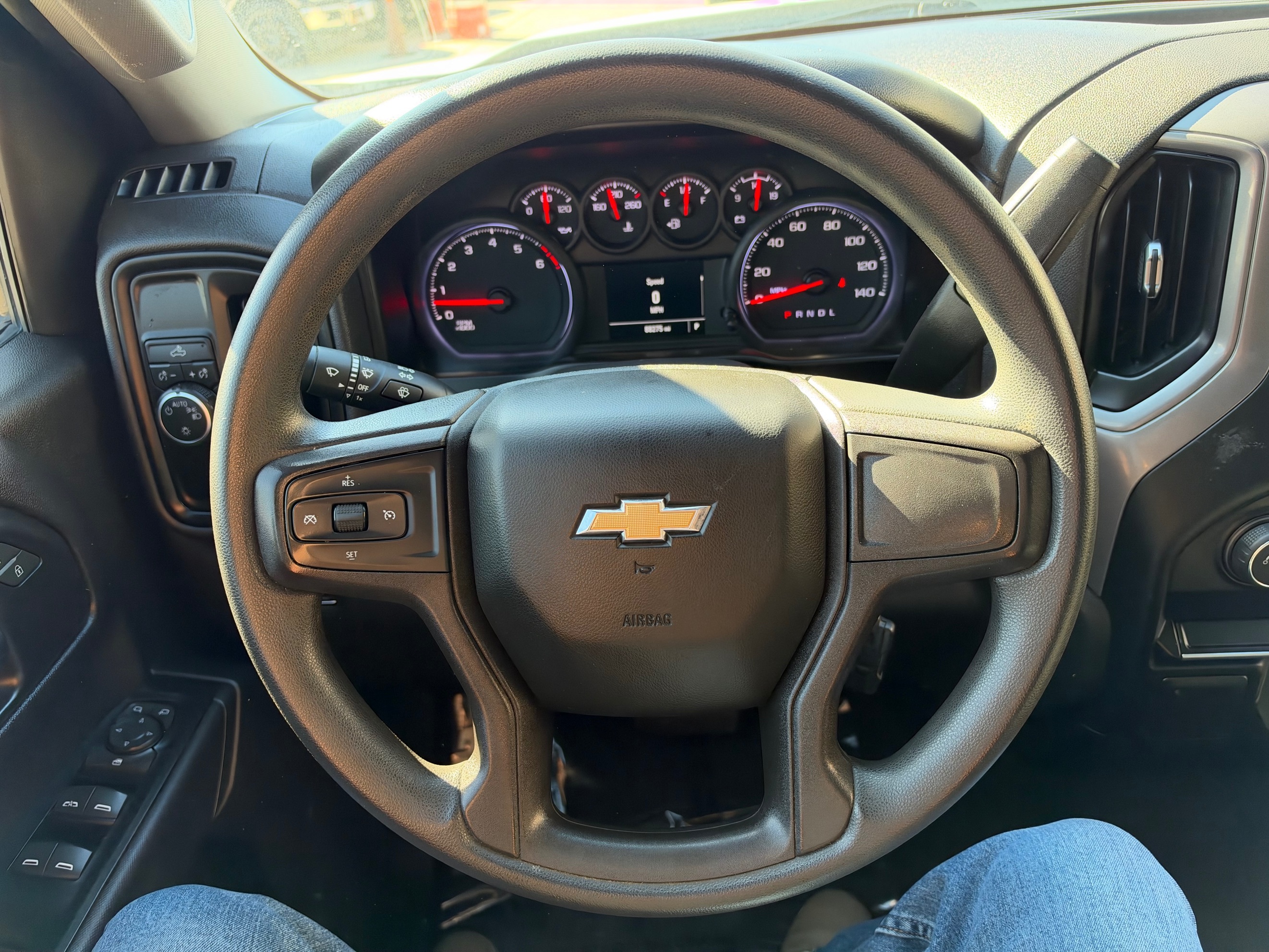 Chevrolet Silverado photo 19