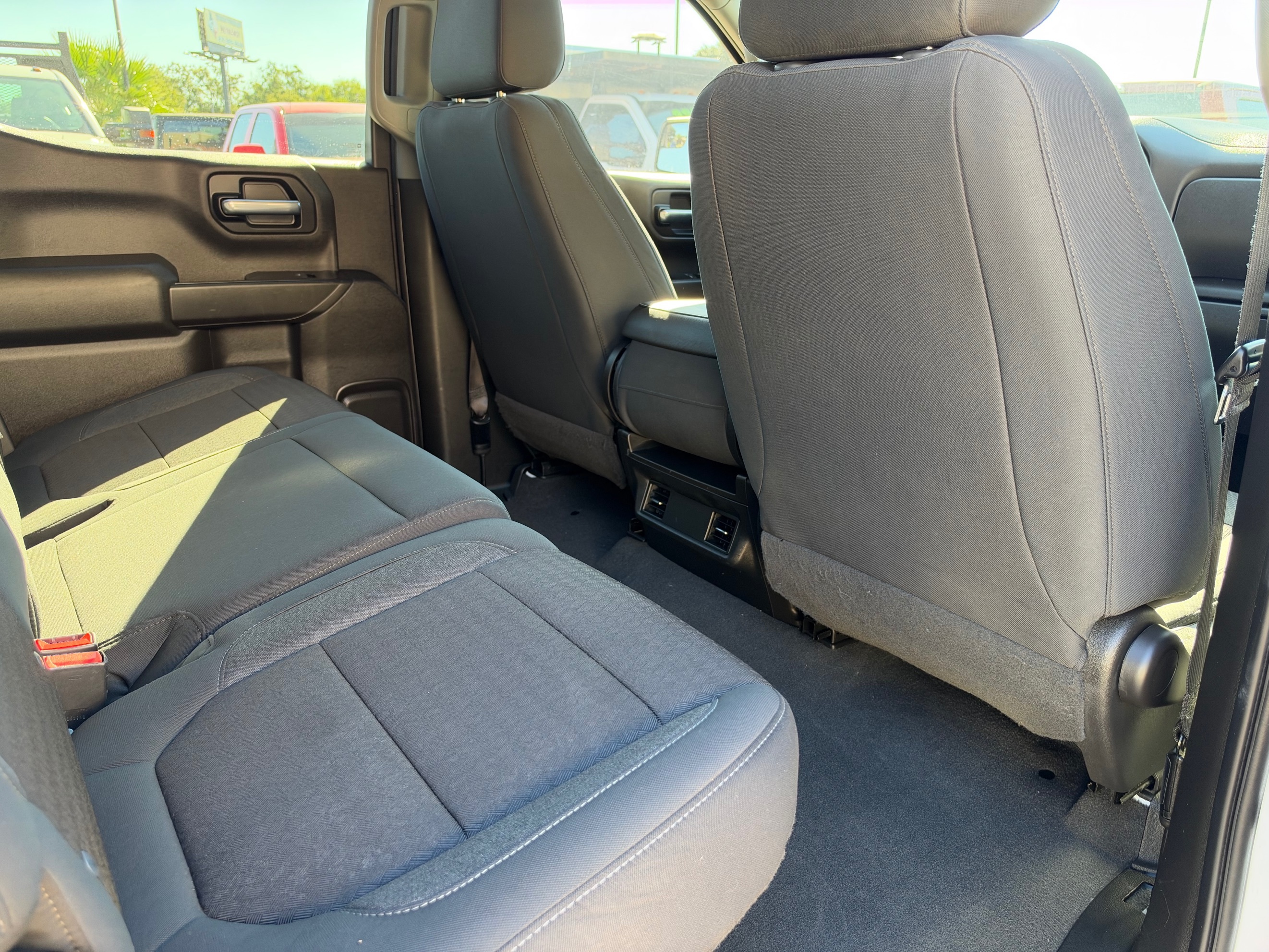 Chevrolet Silverado photo 29