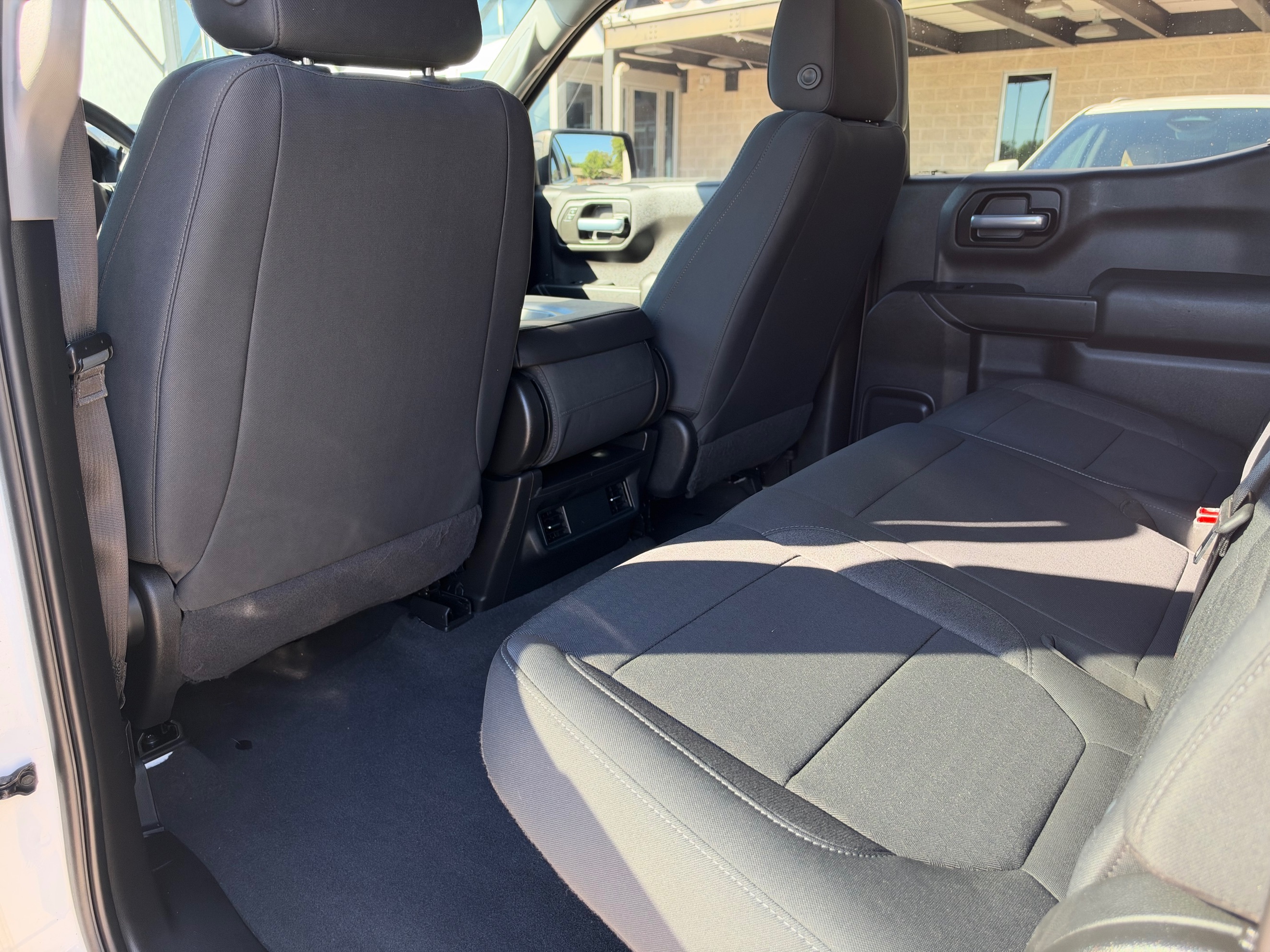 Chevrolet Silverado photo 32