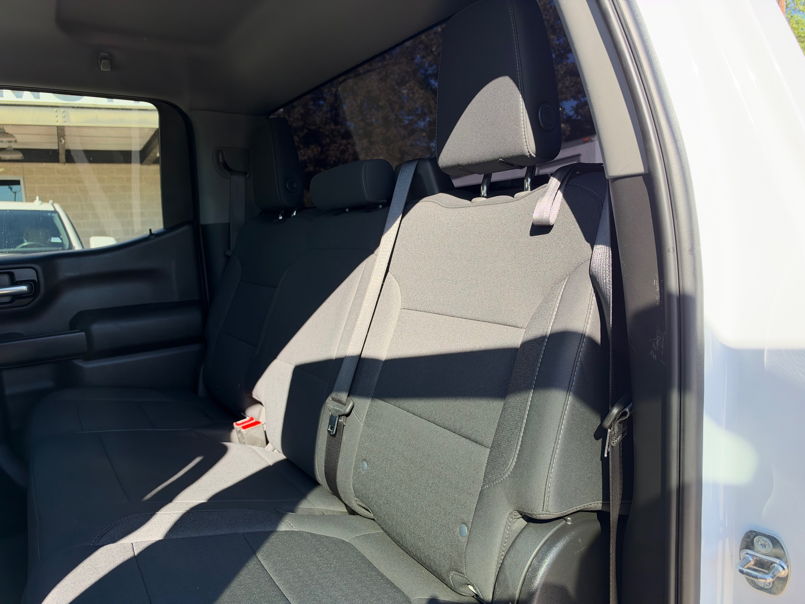 Chevrolet Silverado photo 33