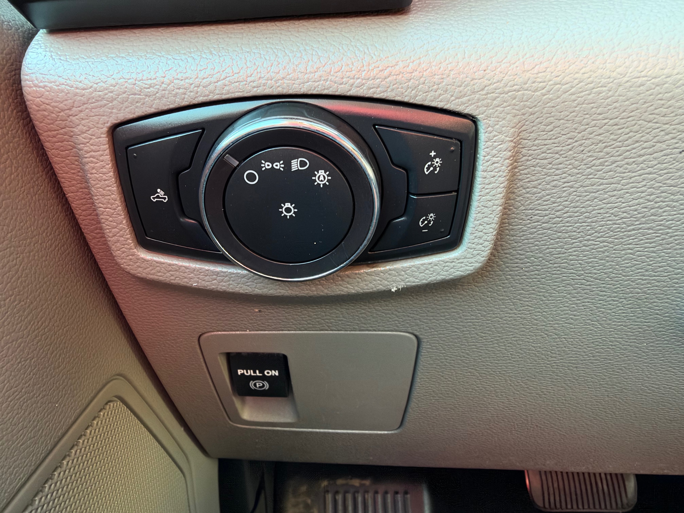 Ford F-150 photo 15
