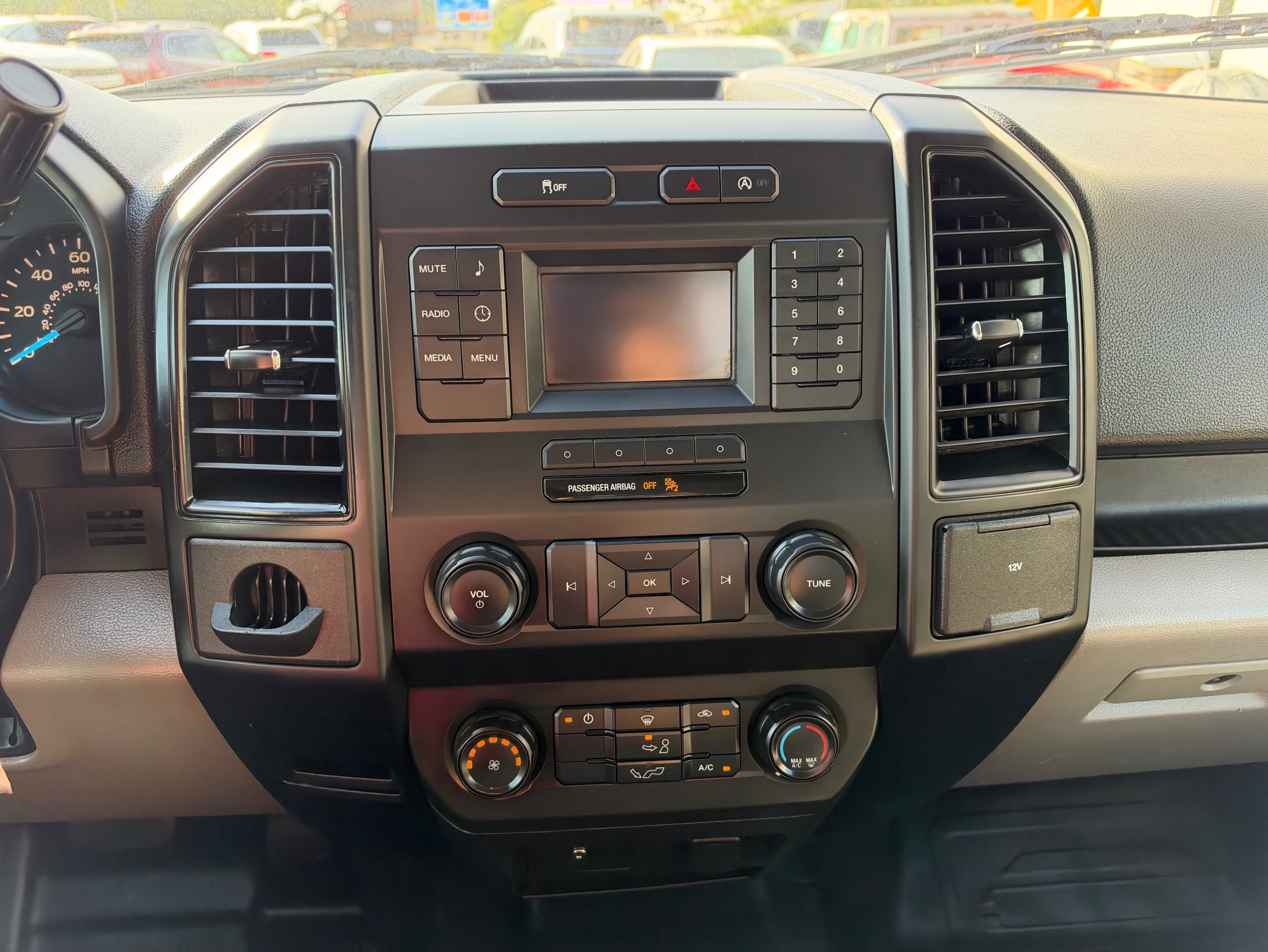 Ford F-150 photo 18