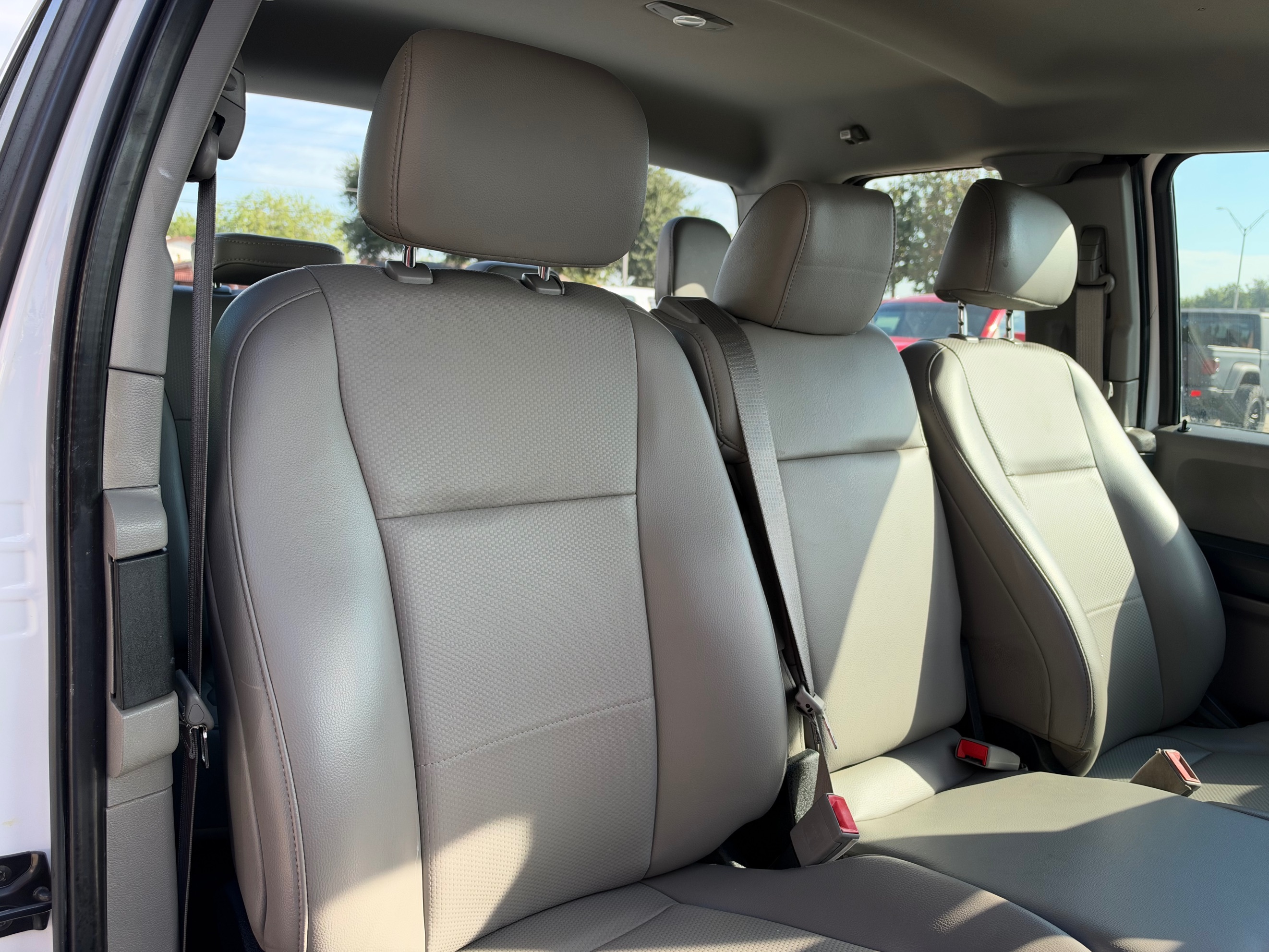 Ford F-150 photo 21