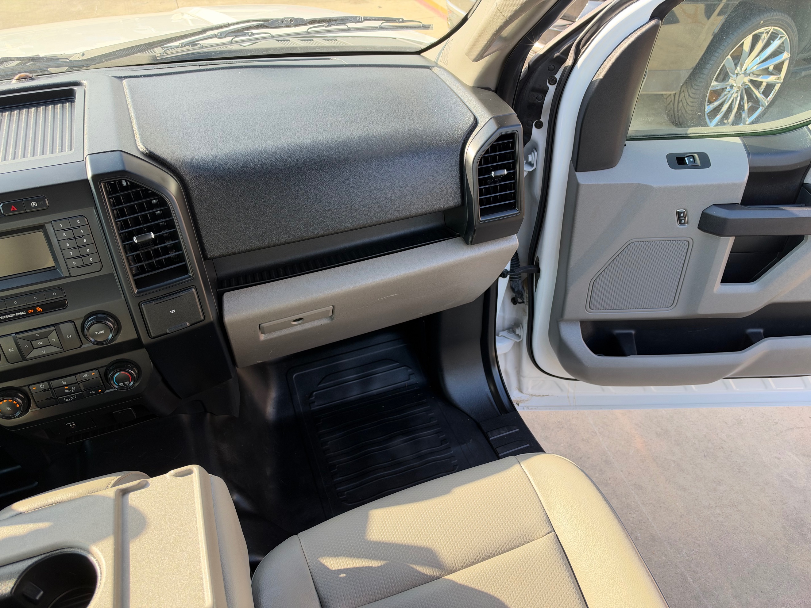 Ford F-150 photo 24