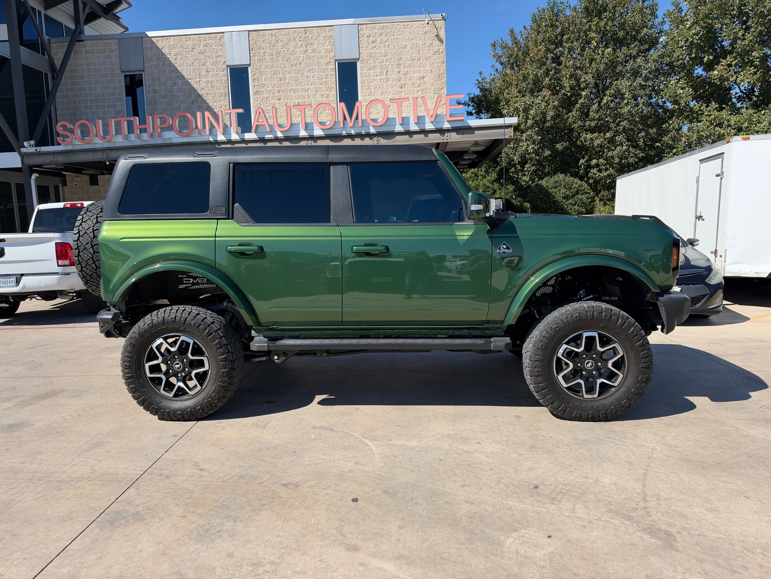 Ford Bronco photo 7