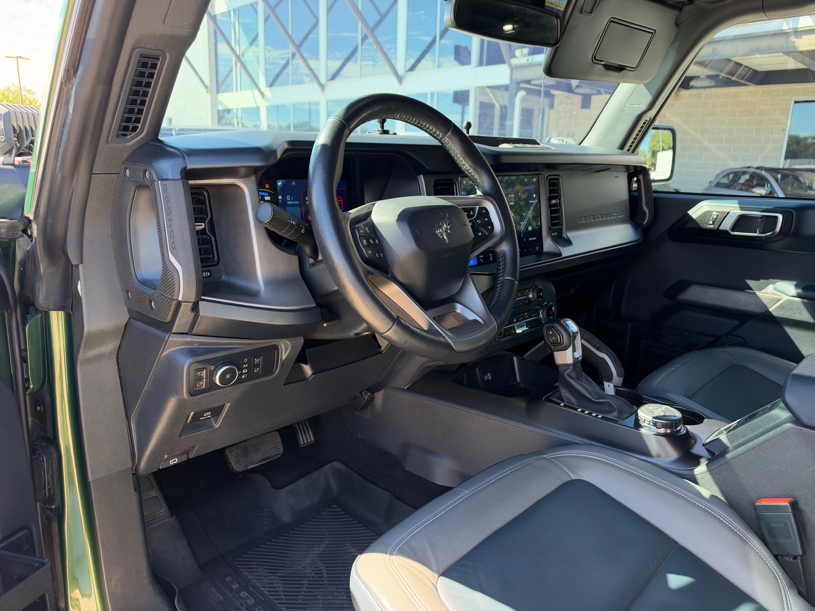 Ford Bronco photo 17
