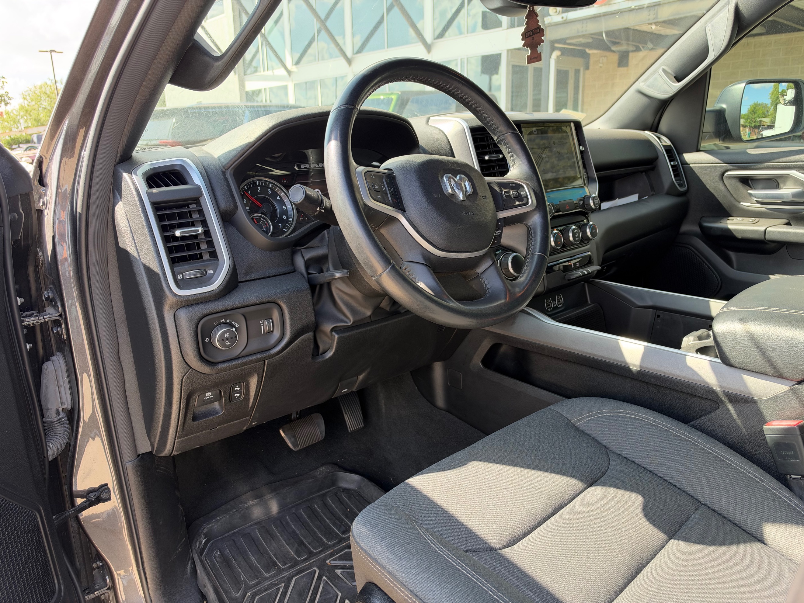 Photo 15 of this Ram 1500