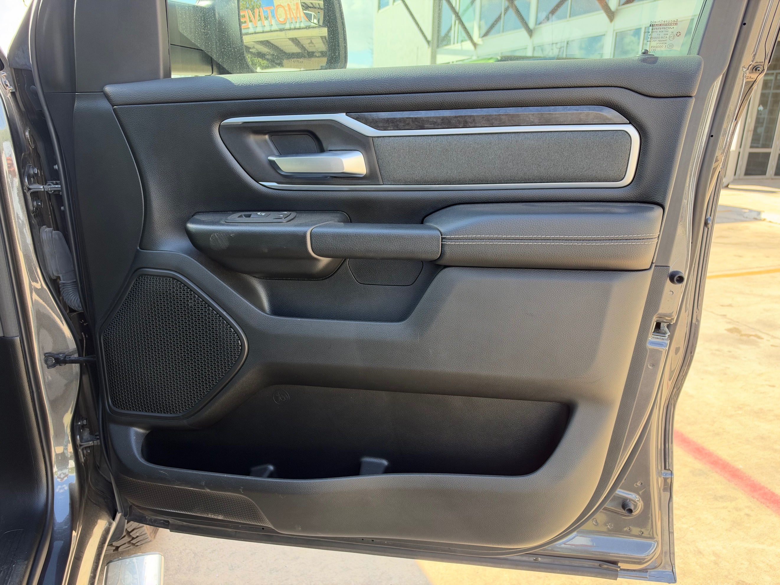 Photo 25 of this Ram 1500