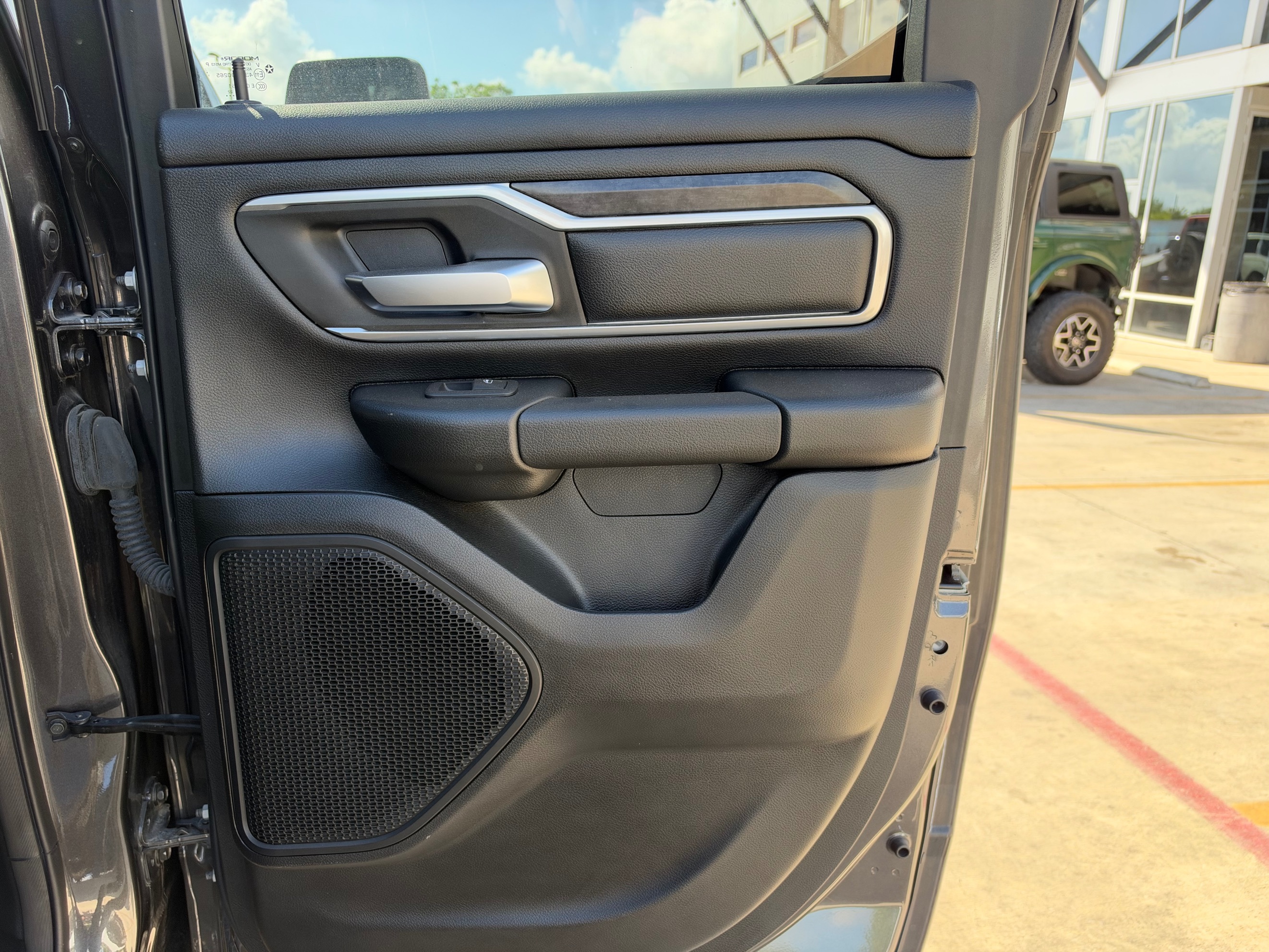 Photo 32 of this Ram 1500