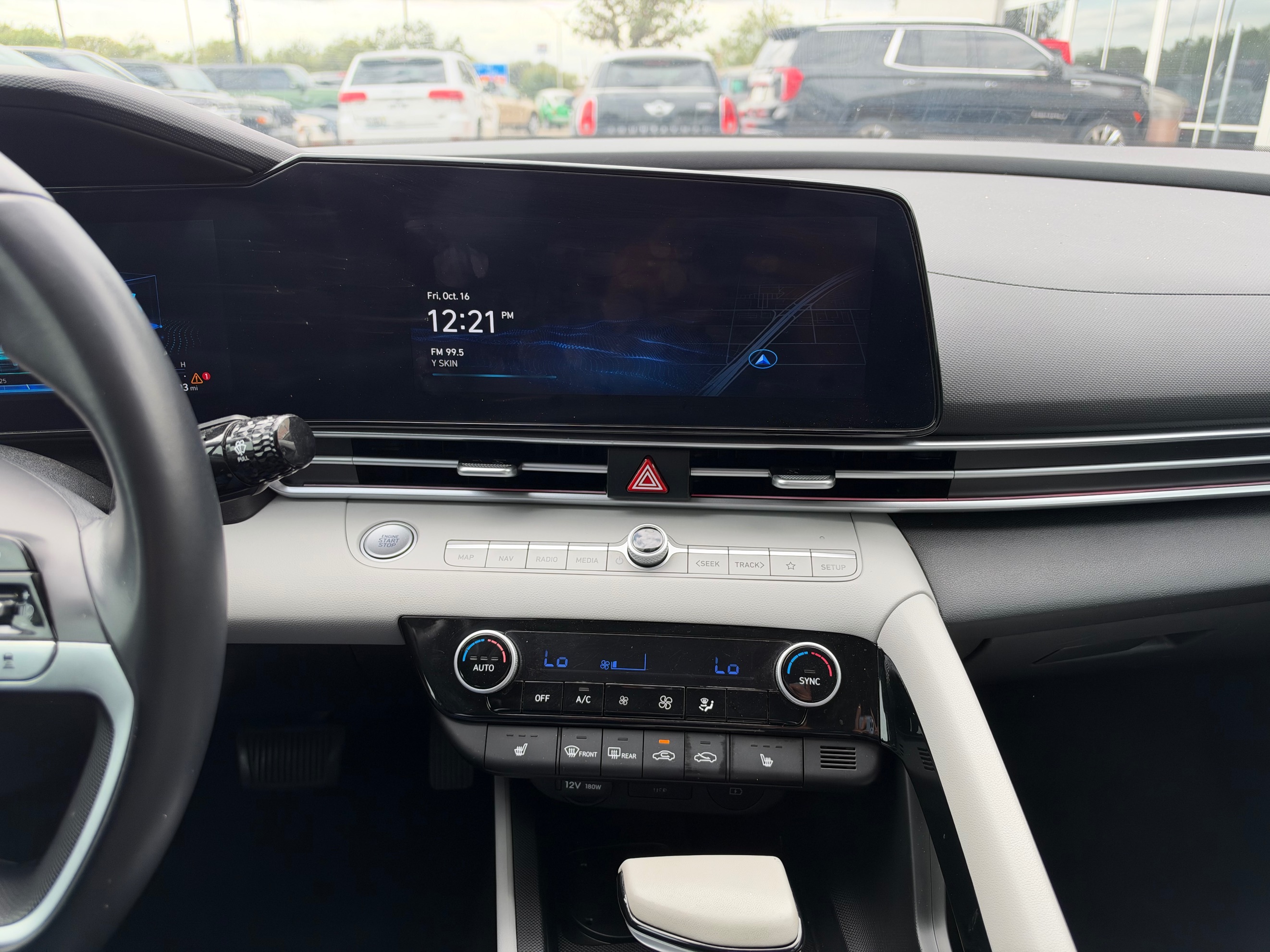 Hyundai Elantra photo 18