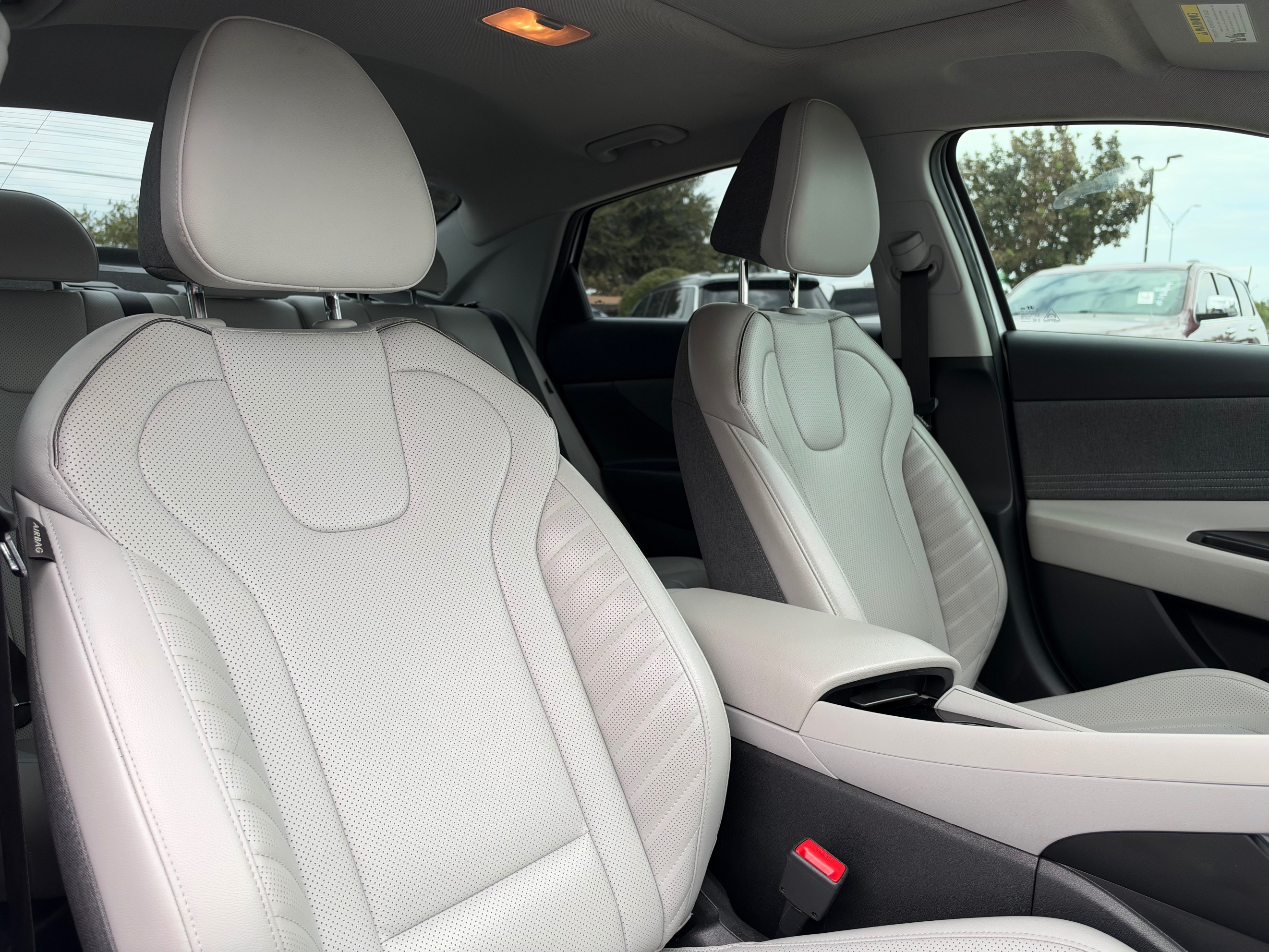 Hyundai Elantra photo 24