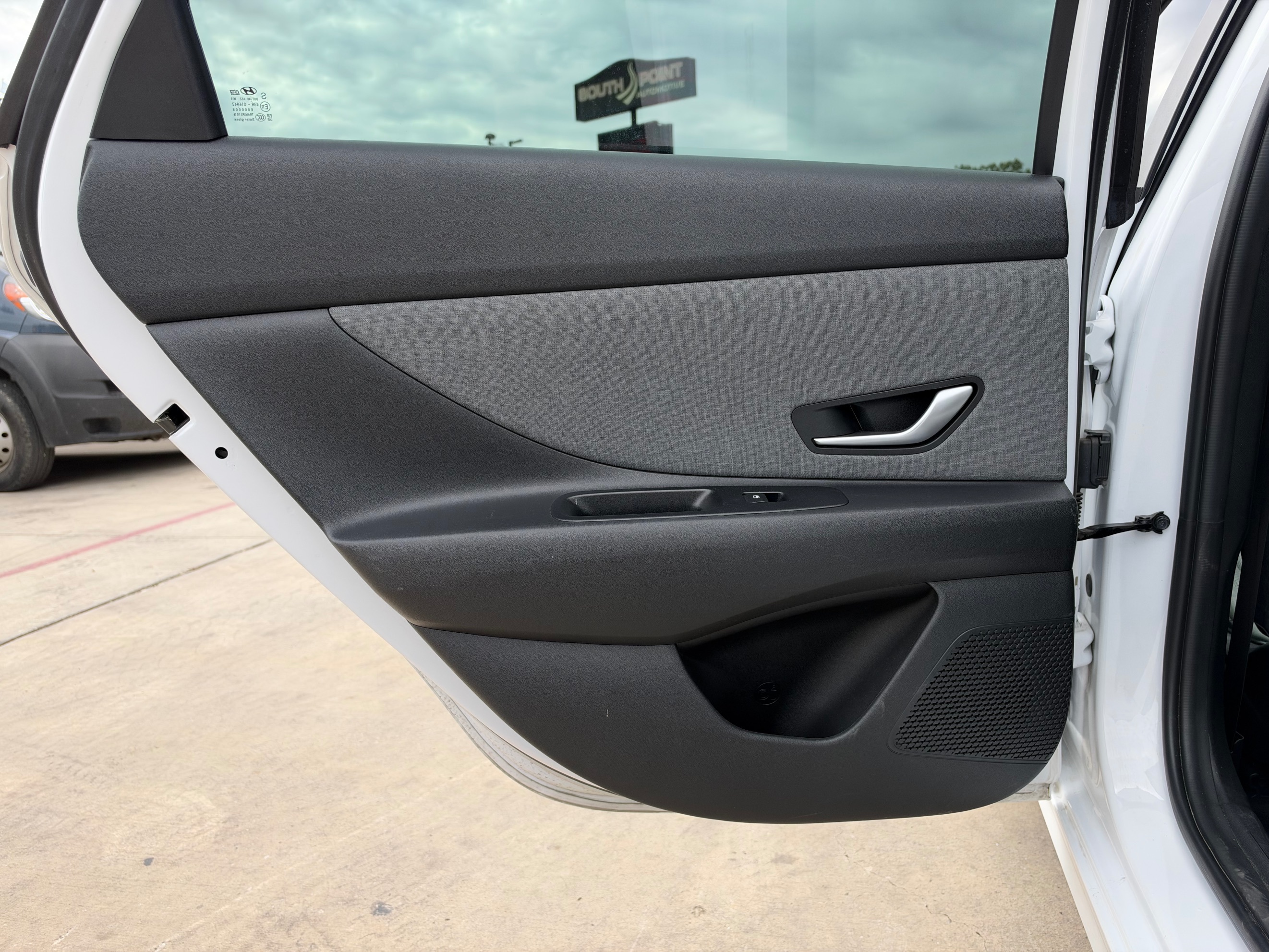 Hyundai Elantra photo 35