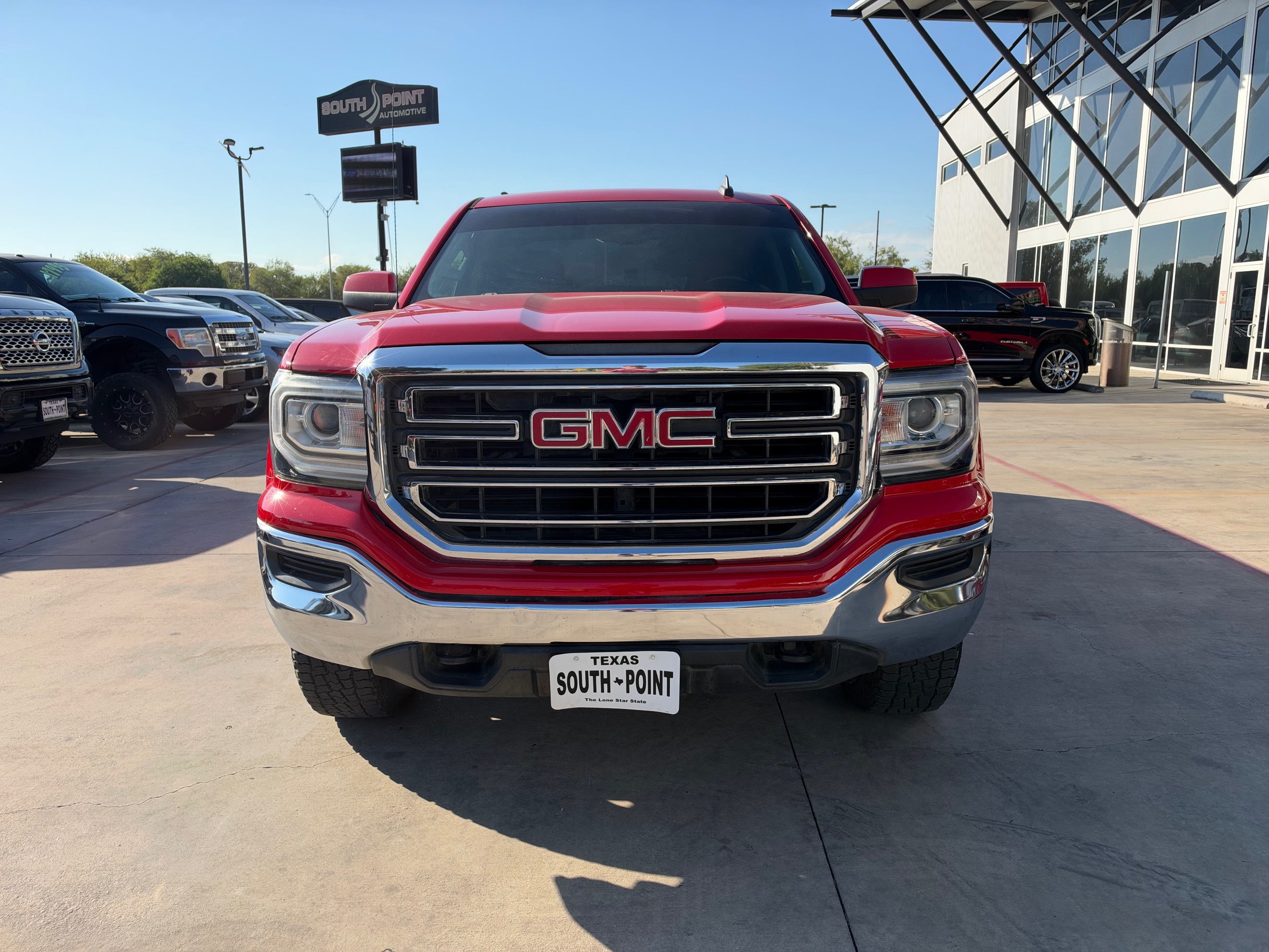 Photo 2 of this GMC Sierra 1500