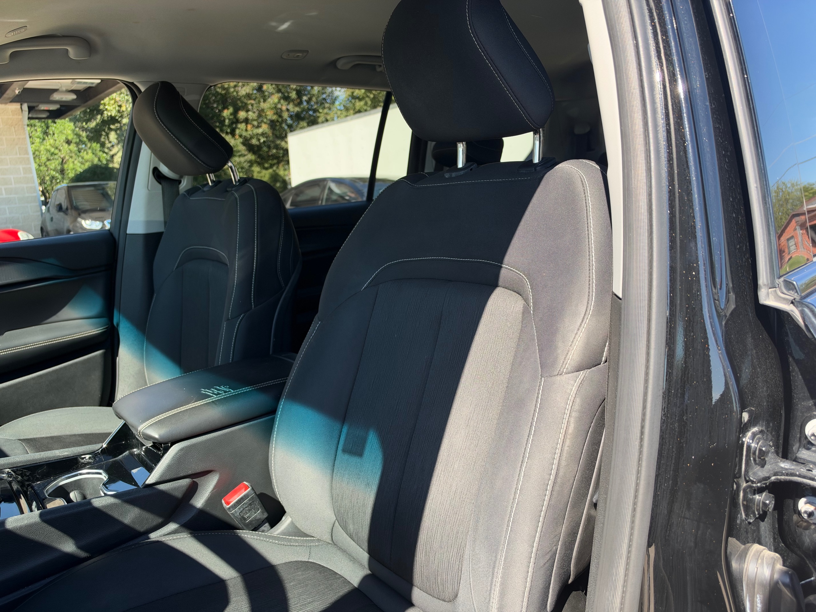 Photo 13 of this Jeep Grand Cherokee L