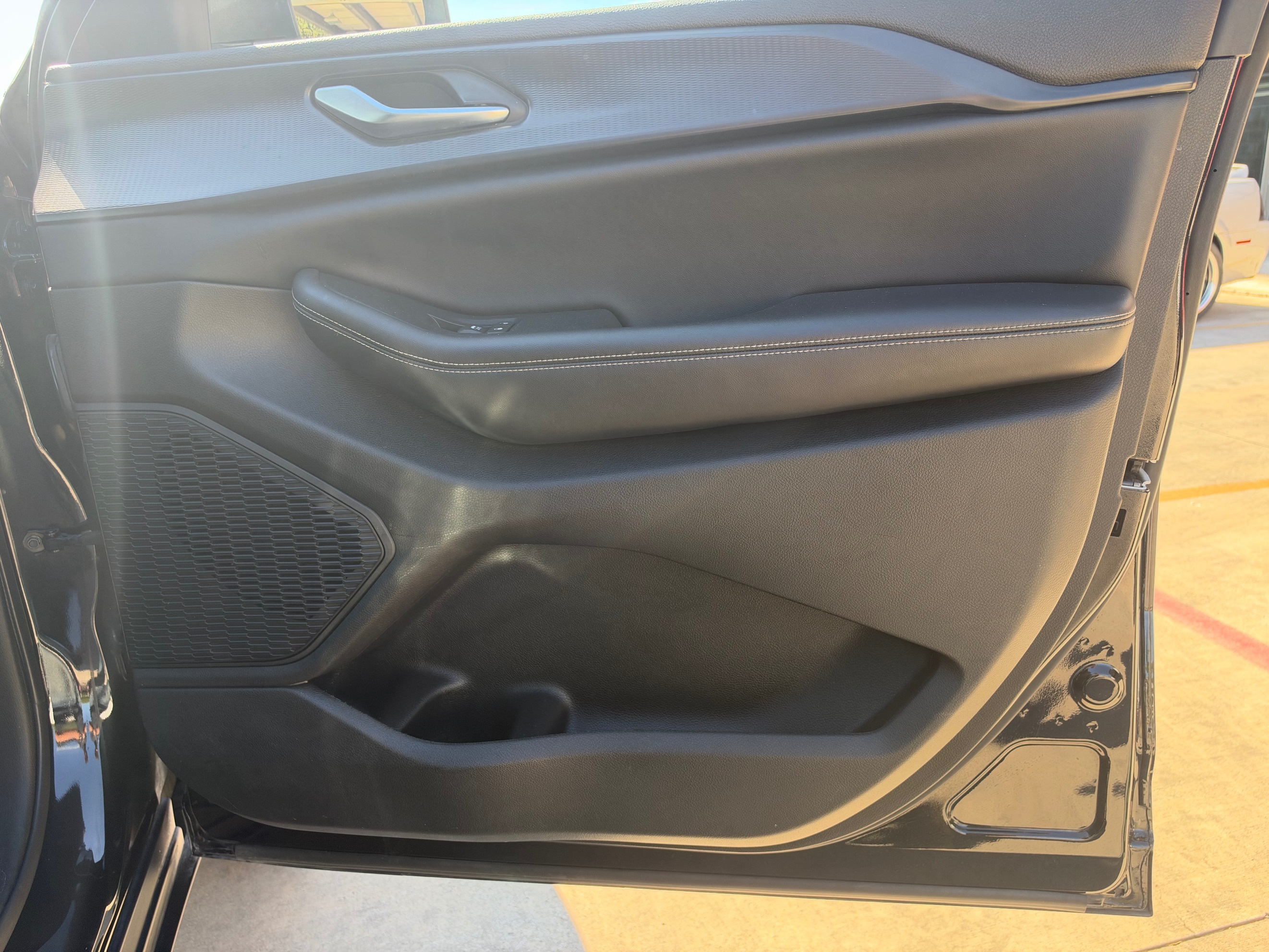 Photo 21 of this Jeep Grand Cherokee L