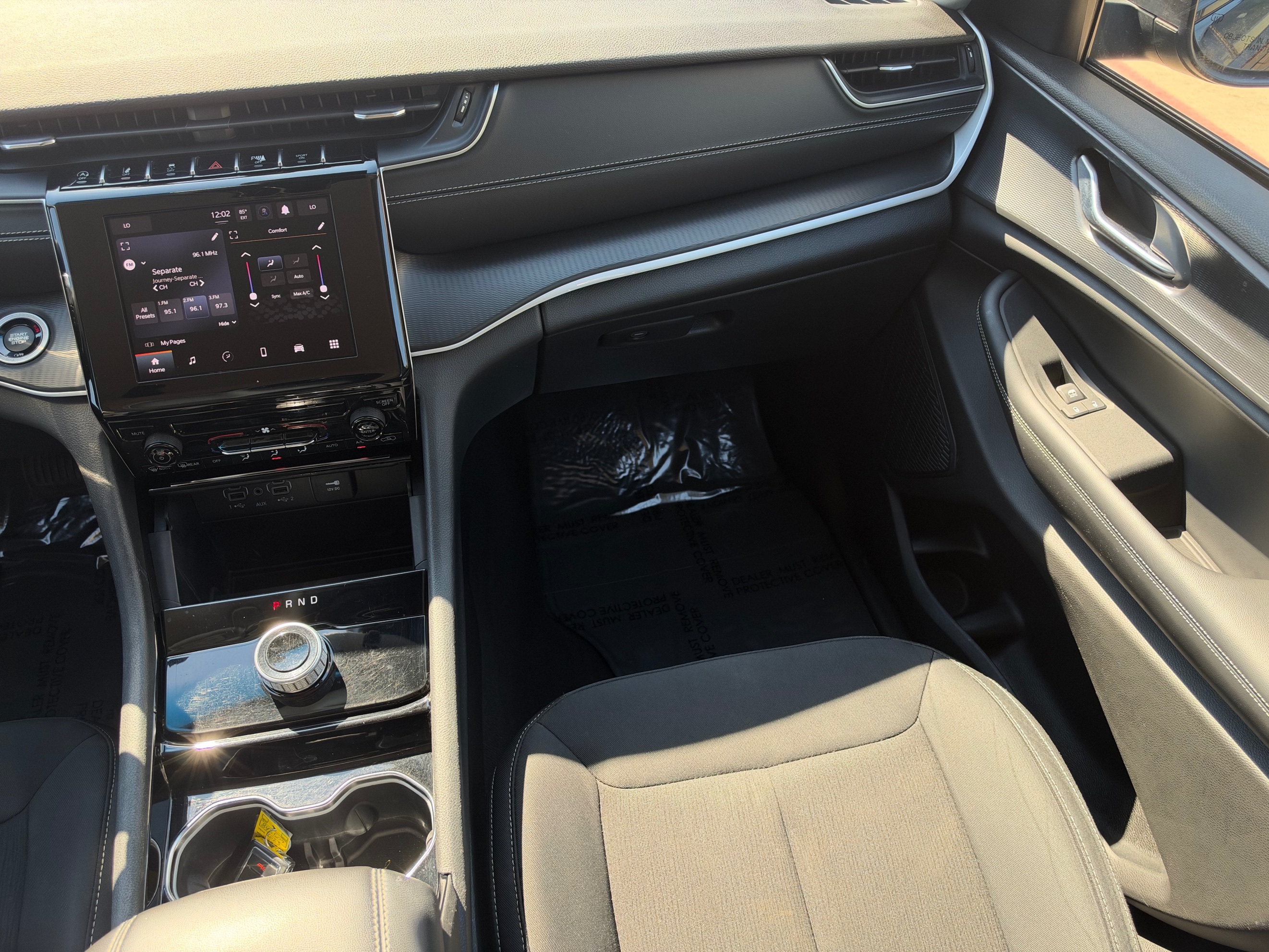 Photo 26 of this Jeep Grand Cherokee L