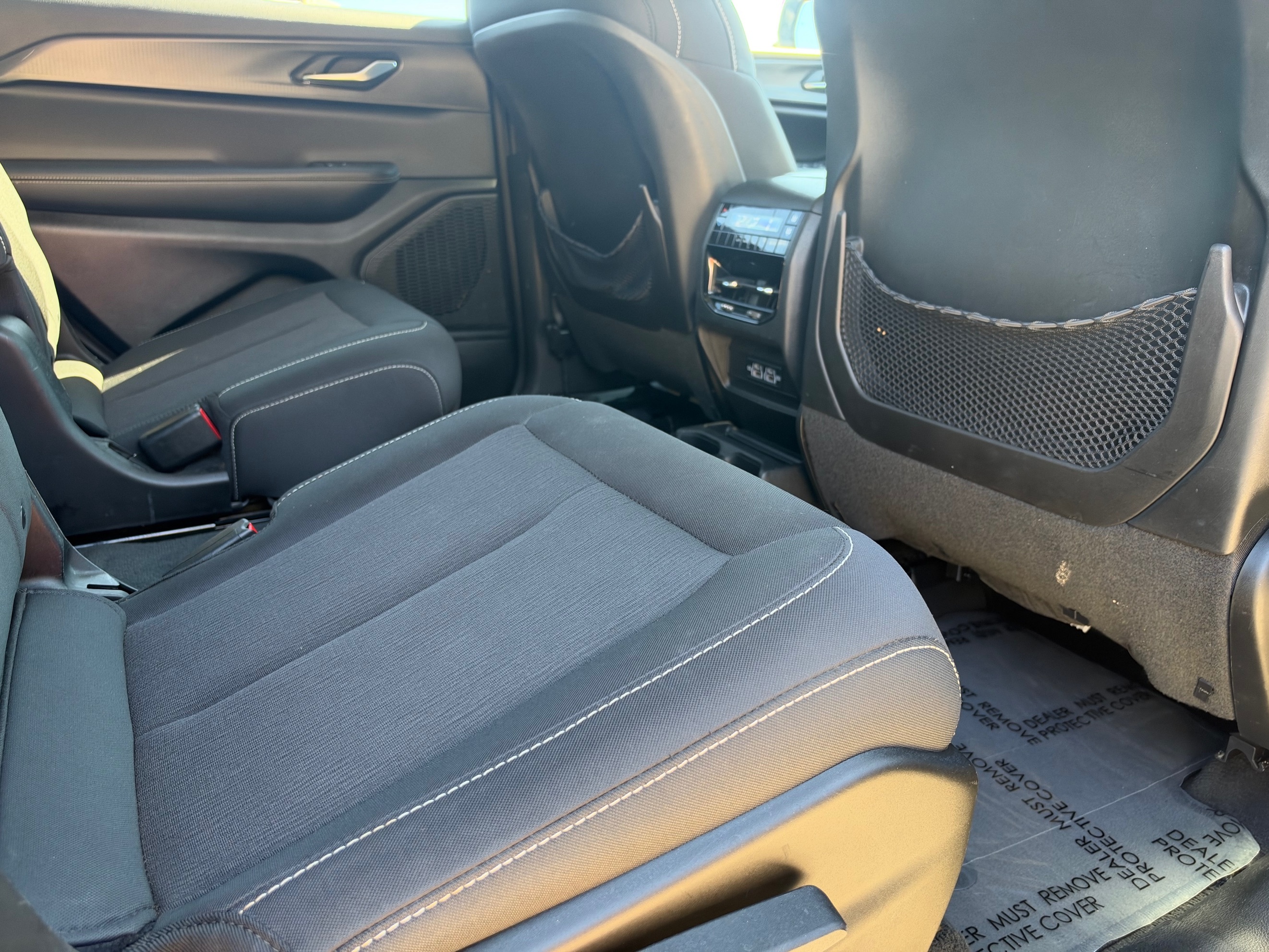 Photo 28 of this Jeep Grand Cherokee L