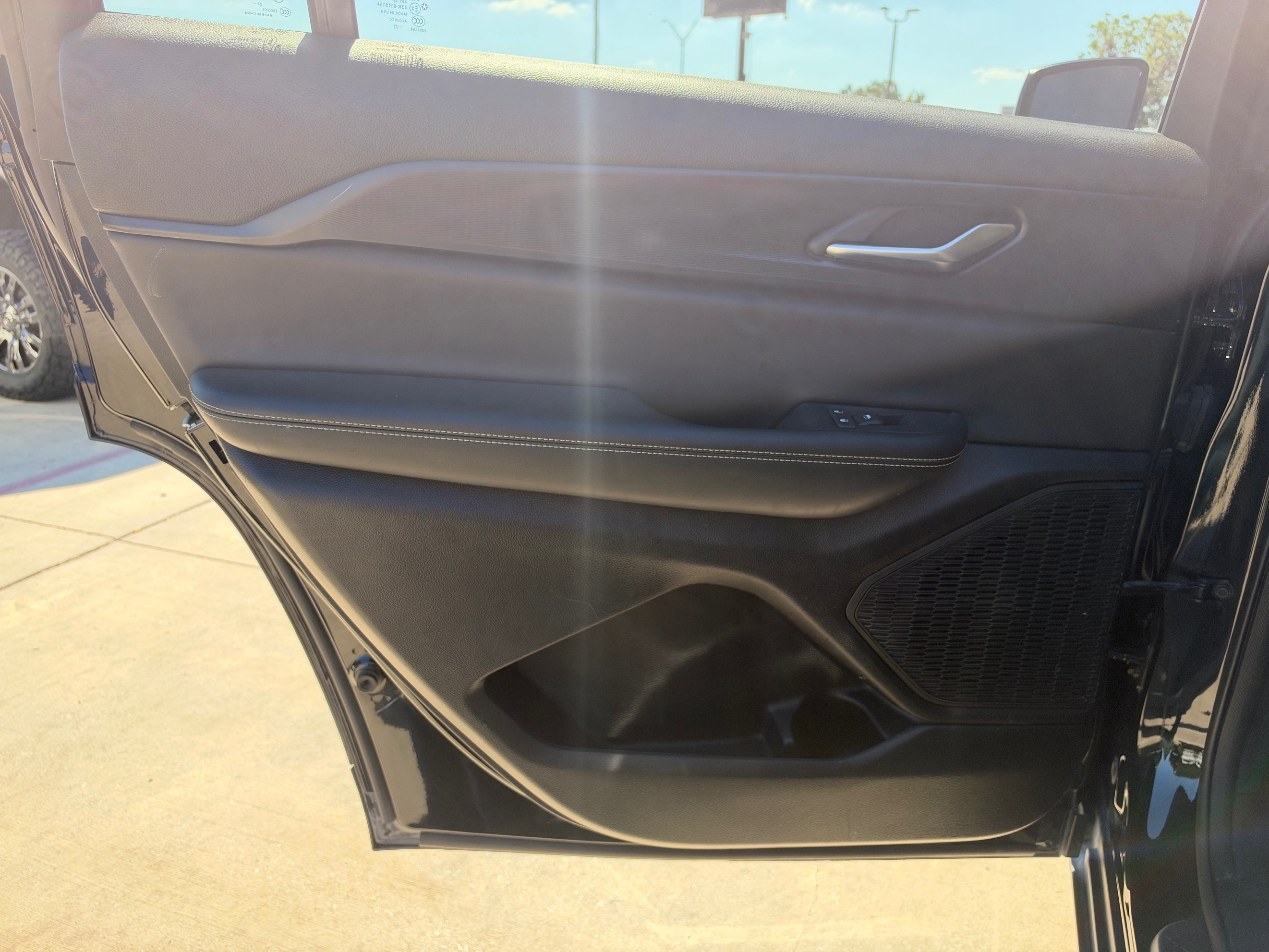 Photo 35 of this Jeep Grand Cherokee L