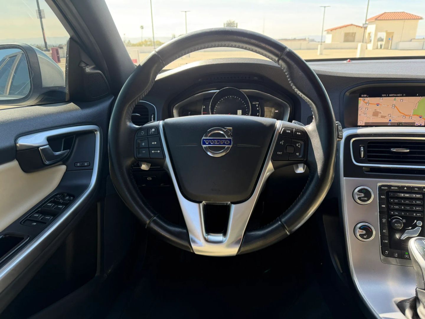 2017 Volvo V60 Dynamic - Photo 14