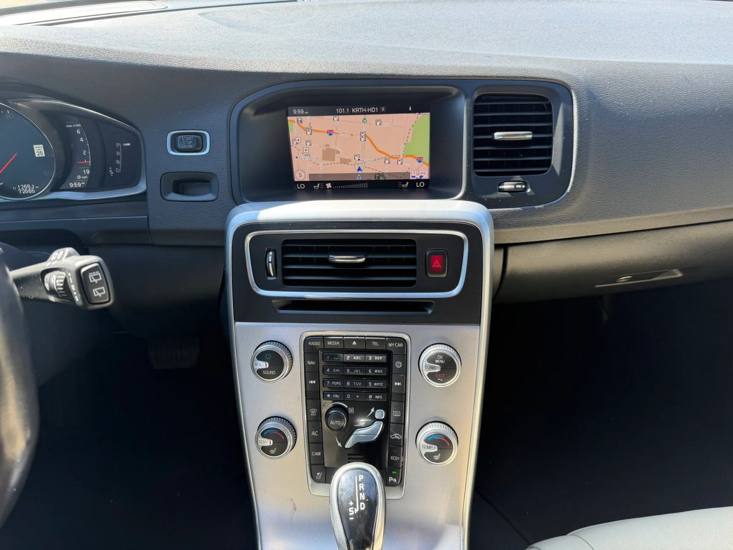 2017 Volvo V60 Dynamic - Photo 16