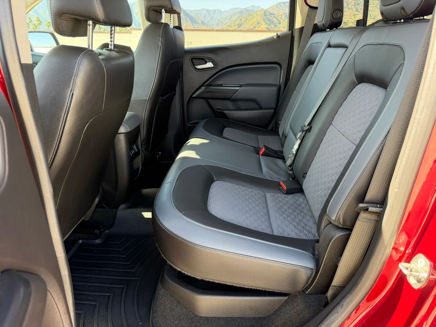 2017 Chevrolet Colorado Z71 - Photo 12