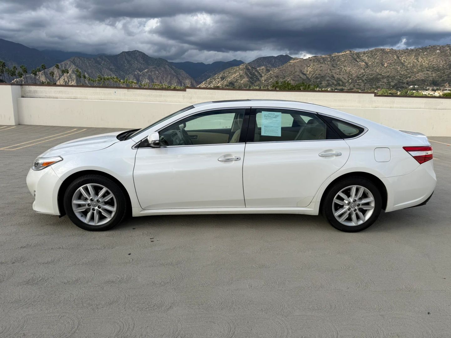 Photo 2 of this Toyota Avalon