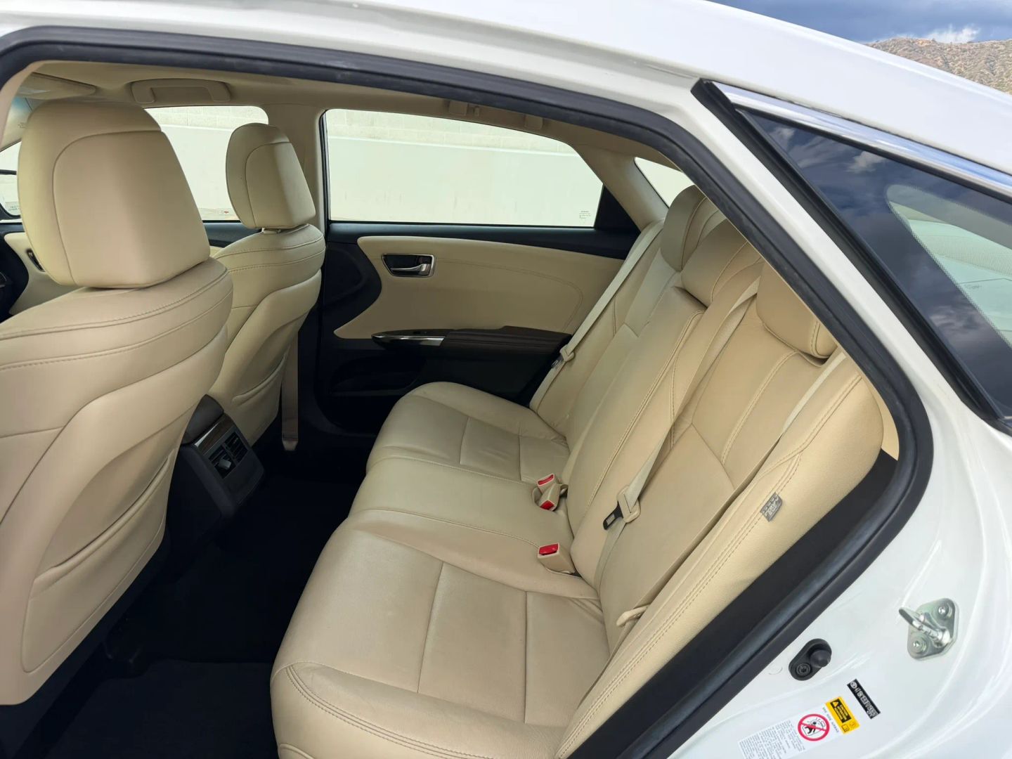 Photo 11 of this Toyota Avalon
